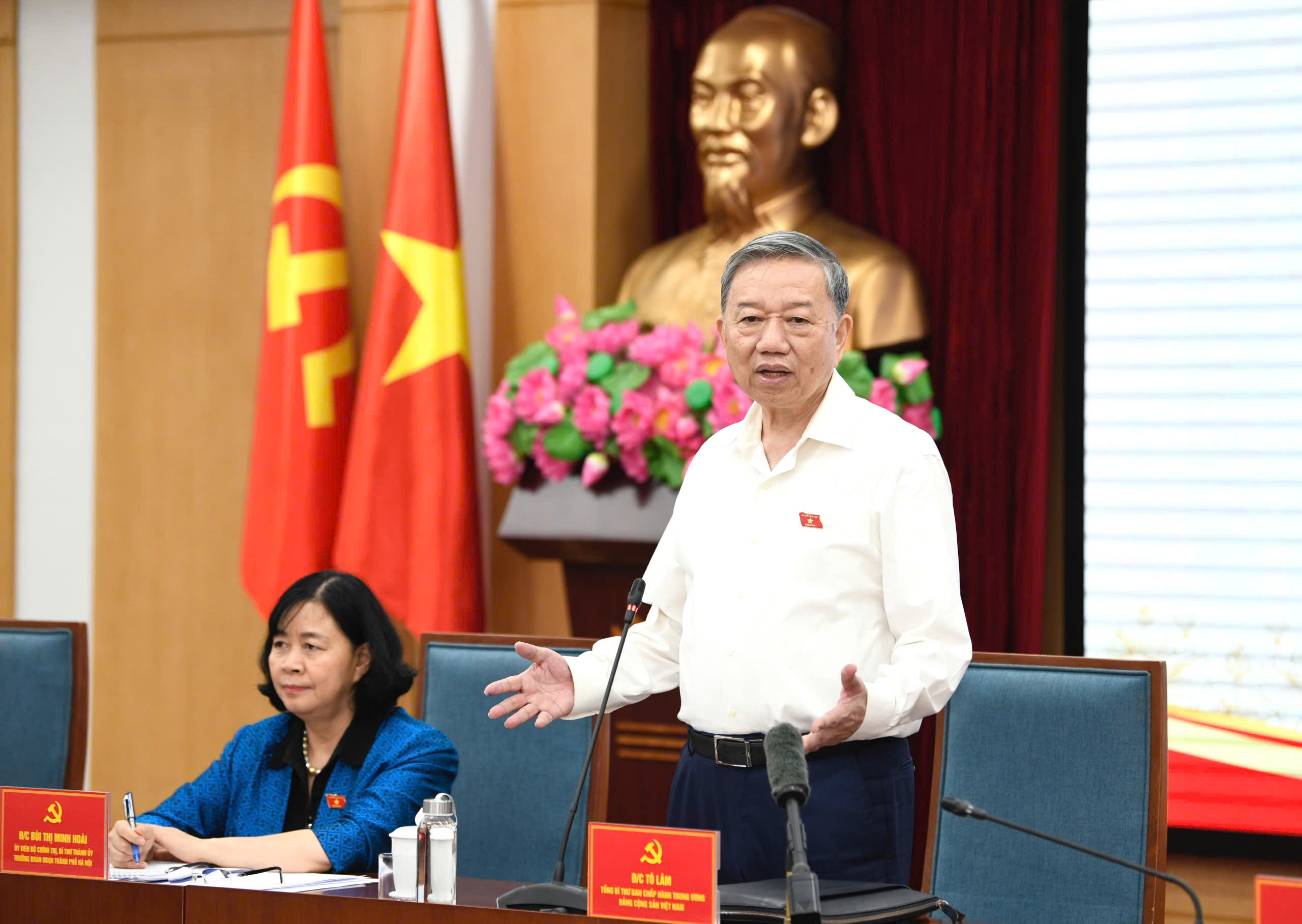 Tổng Bí thư: 'Quản lý thế nào mà kiểm tra hàng giả là cả chợ đóng cửa' - Ảnh 3.