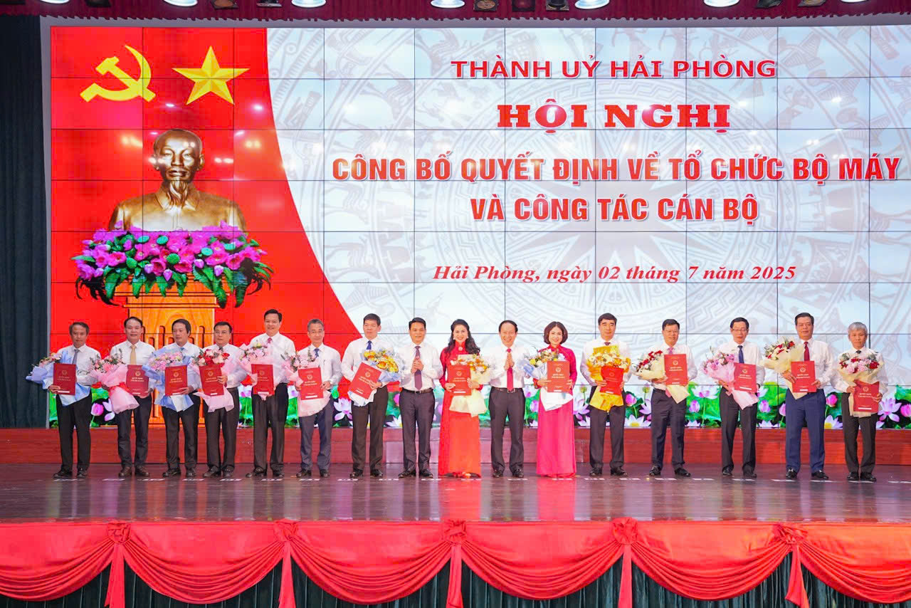 Bí thư TP.Hải Phòng: 'Đừng để suy nghĩ cục bộ làm lu mờ trách nhiệm chung'- Ảnh 1.