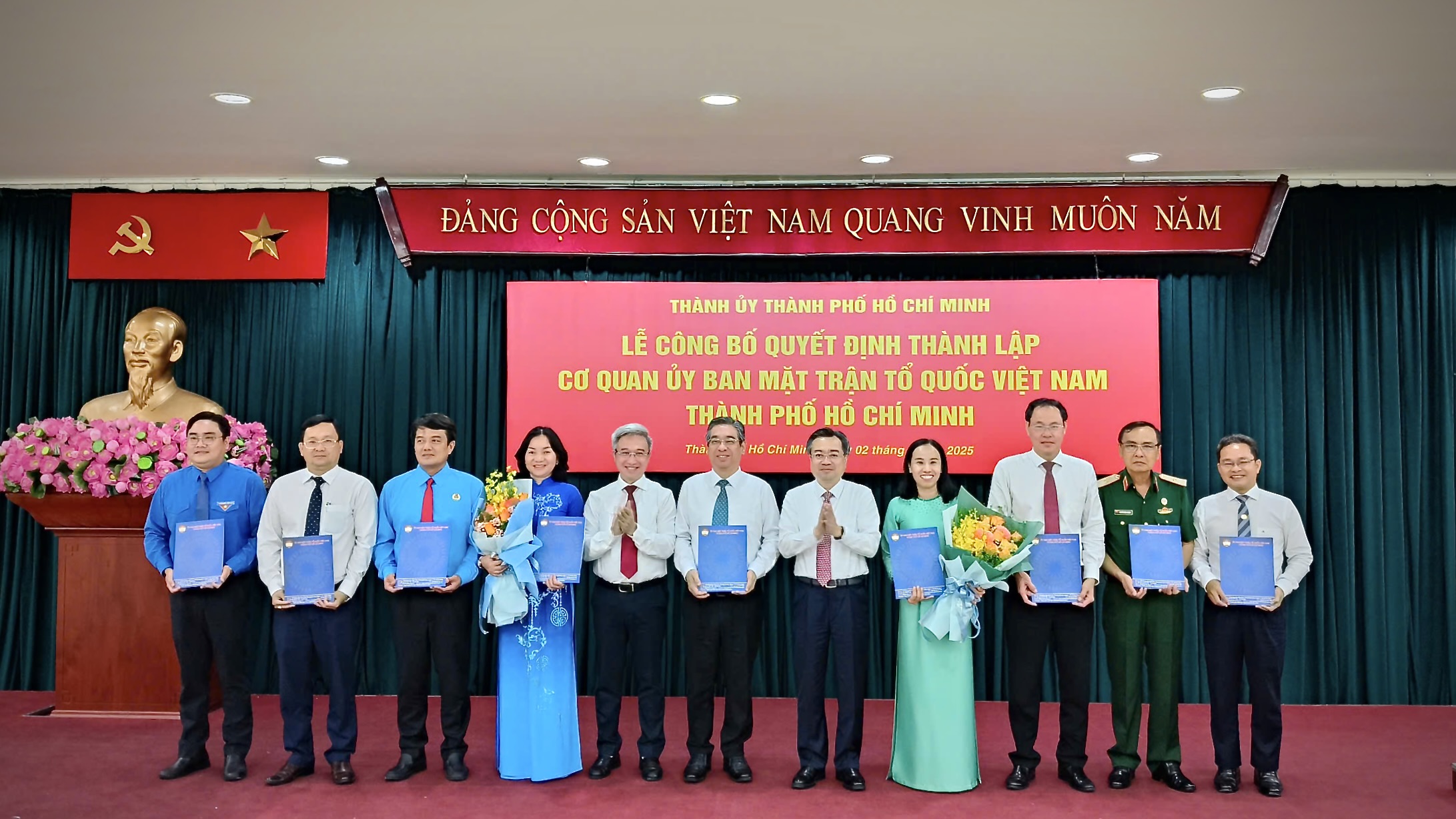 TP.HCM công bố bộ máy mới của MTTQ và 5 tổ chức chính trị - xã hội - Ảnh 3.