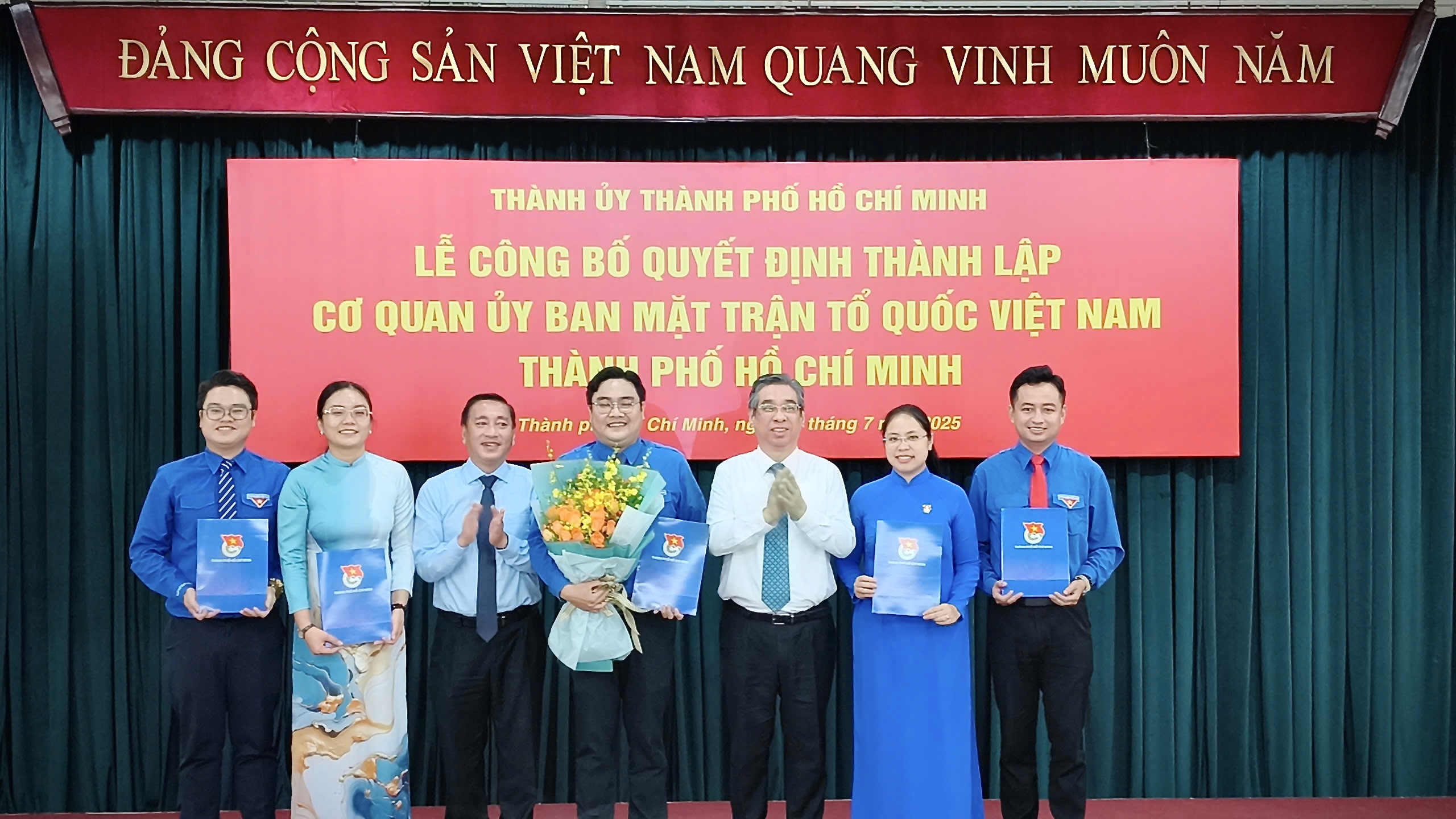 TP.HCM công bố bộ máy mới của MTTQ và 5 tổ chức chính trị - xã hội - Ảnh 2.