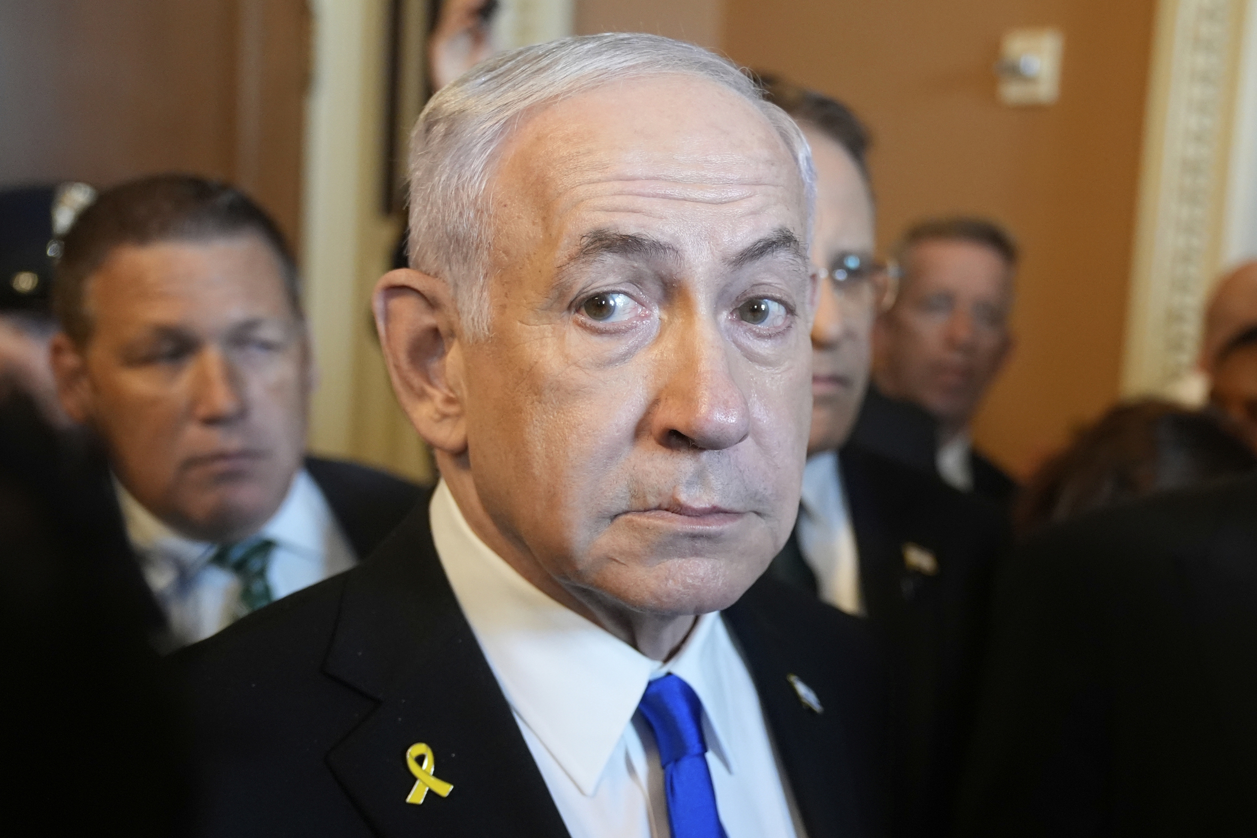 Thủ tướng Israel bị ngộ độc - Ảnh 1.