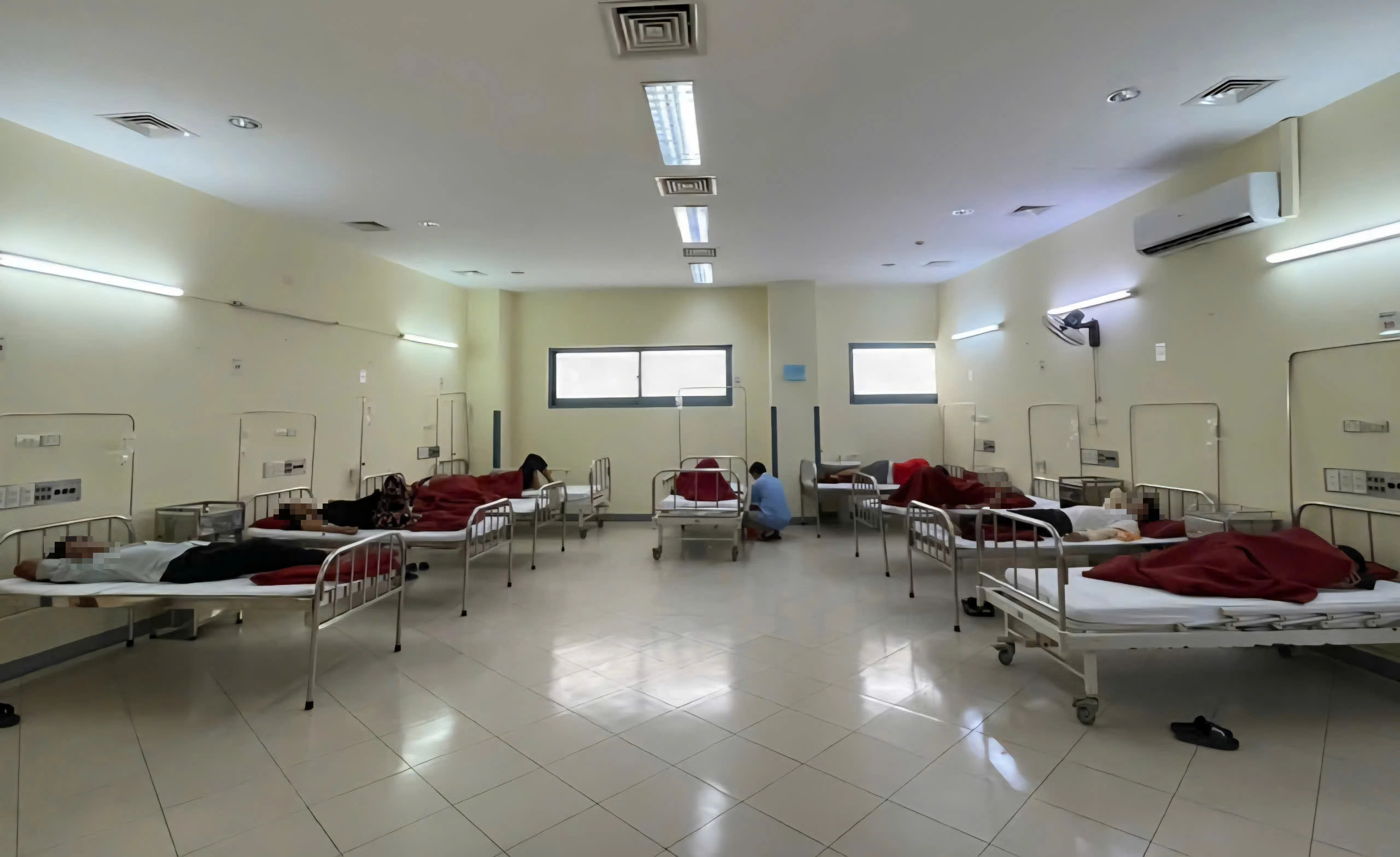 Hàng loạt người nhập viện nghi ngộ độc thực phẩm sau đám giỗ tại Huế.- Ảnh 1. Hàng loạt người nhập viện nghi ngộ độc thực phẩm sau đám giỗ tại Huế.- Ảnh 1.
