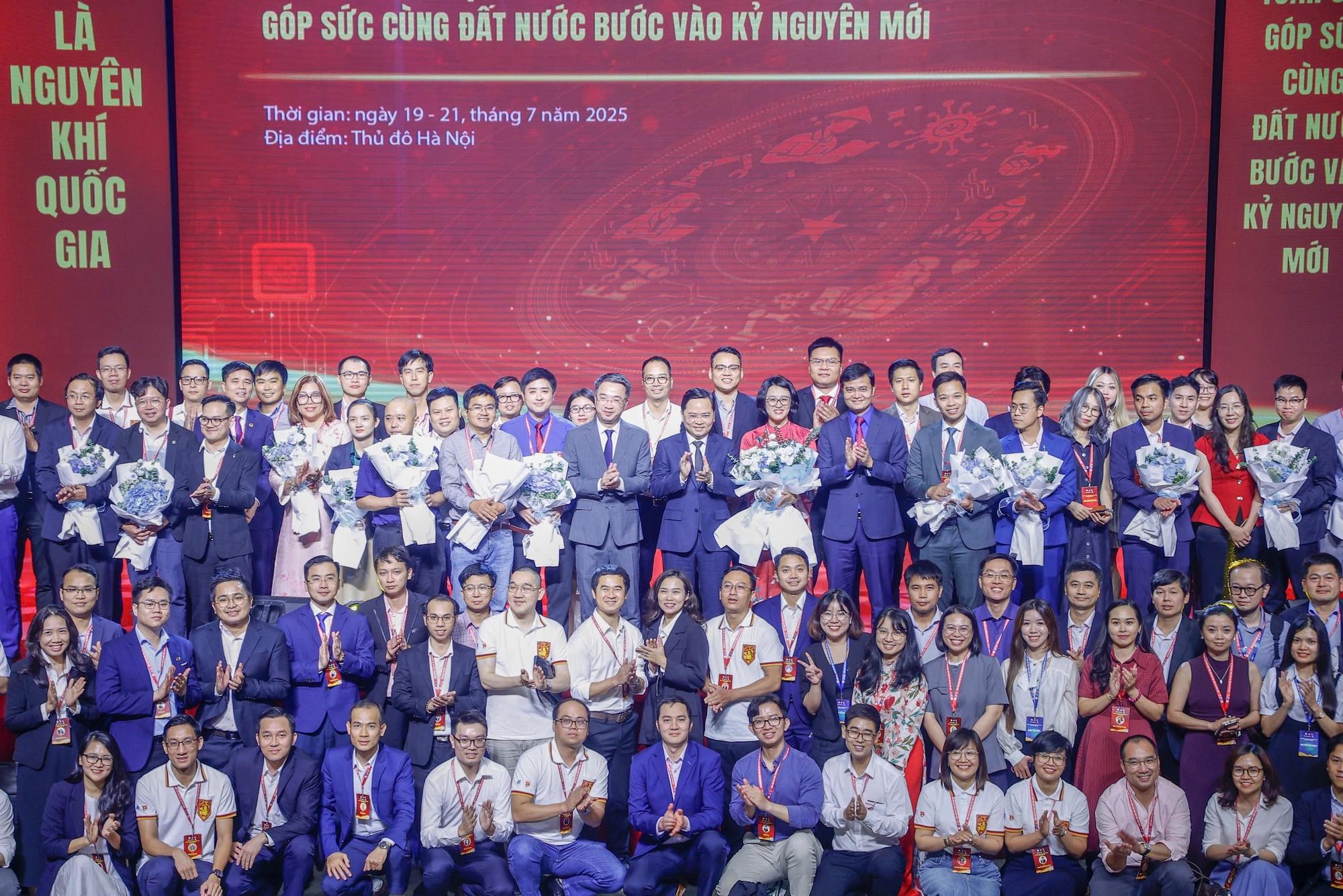 Lực lượng chiến lược kiến tạo tương lai đất nước- Ảnh 1. Lực lượng chiến lược kiến tạo tương lai đất nước- Ảnh 1.