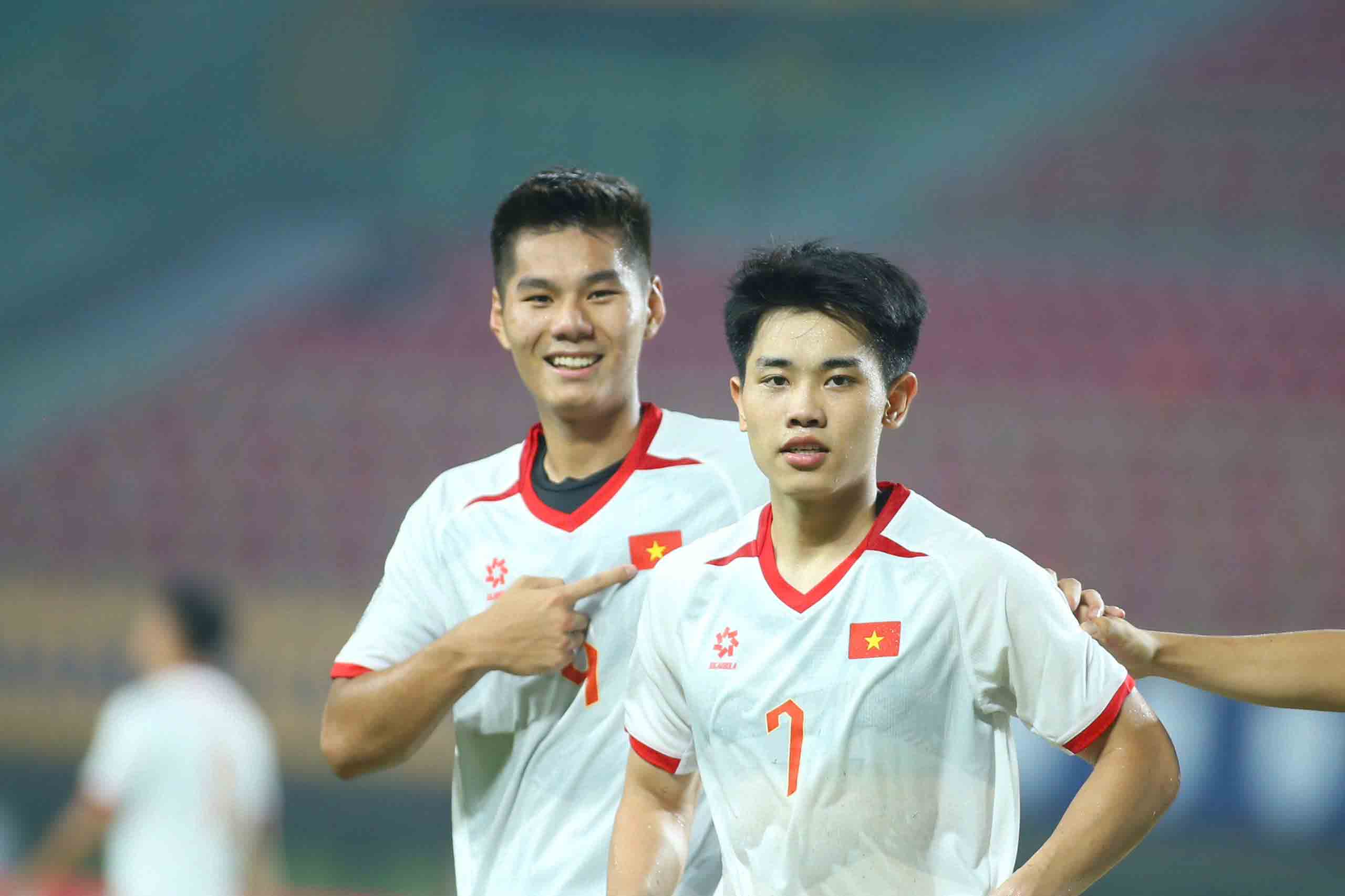 U.23 Vietnam - Kambodža (dnes ve 20:00, živě na FPT Play, VTV5): Vstupenky do semifinále na dosah ruky - Foto 1. U.23 Việt Nam - Campuchia (20 giờ hôm nay, trực tiếp trên FPT Play, VTV5): Vé bán kết trong tầm tay- Ảnh 1.