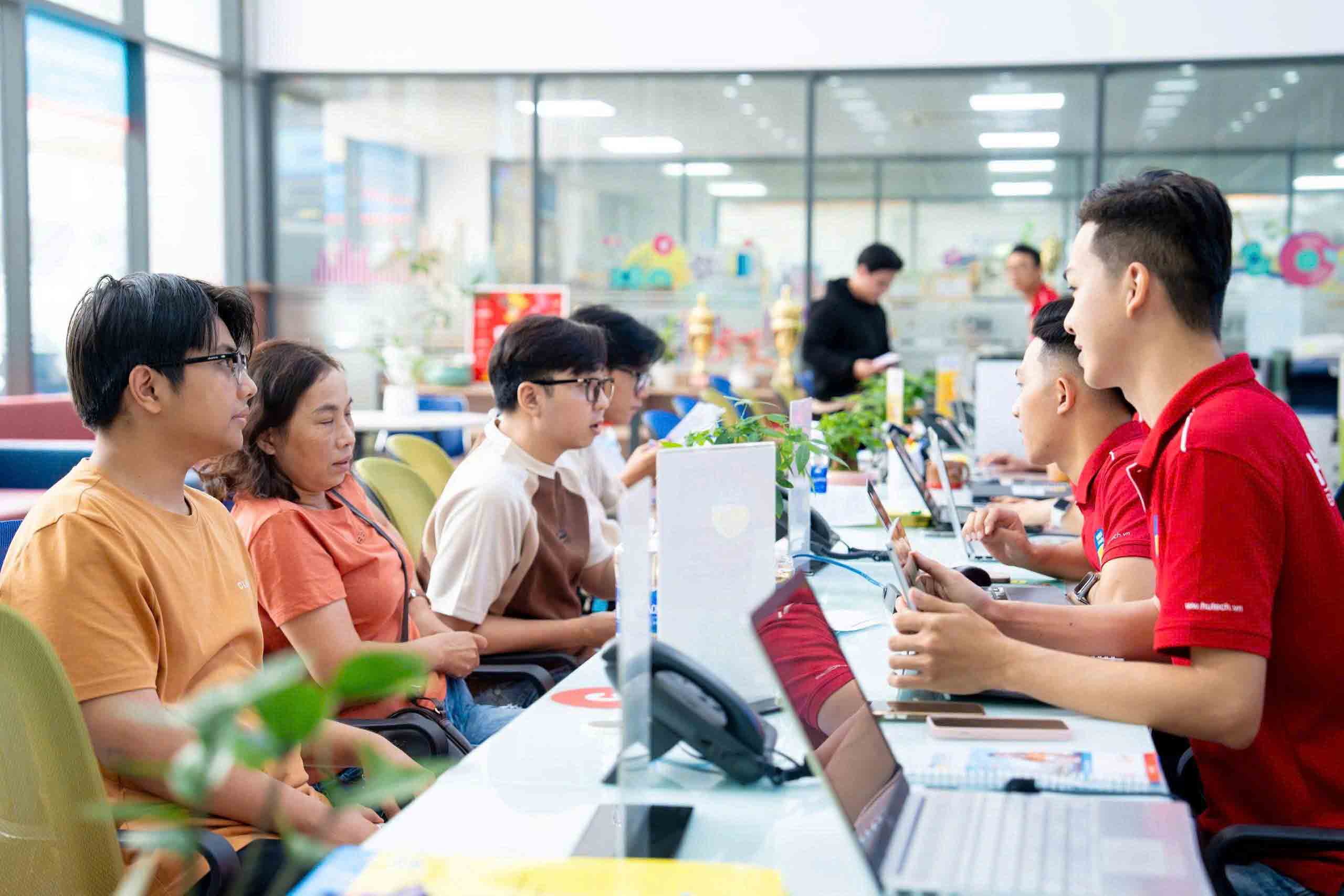 Đề thi khó dễ khác nhau, đặt điểm chuẩn sao cho công bằng? - Ảnh 1.