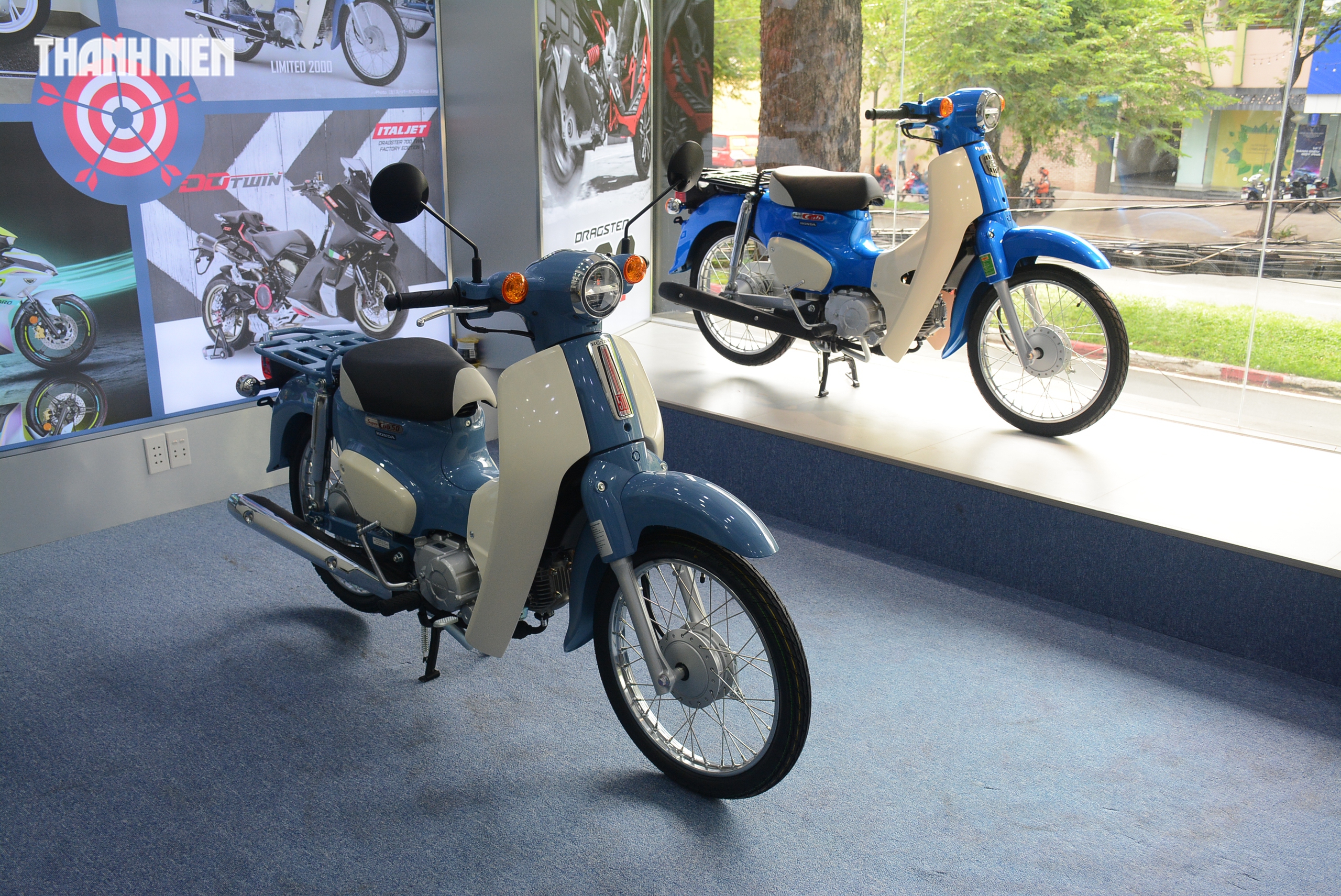 Xe máy xăng nhập khẩu ồ ạt giảm giá, khách mua được tặng kèm xe điện - Ảnh 3.