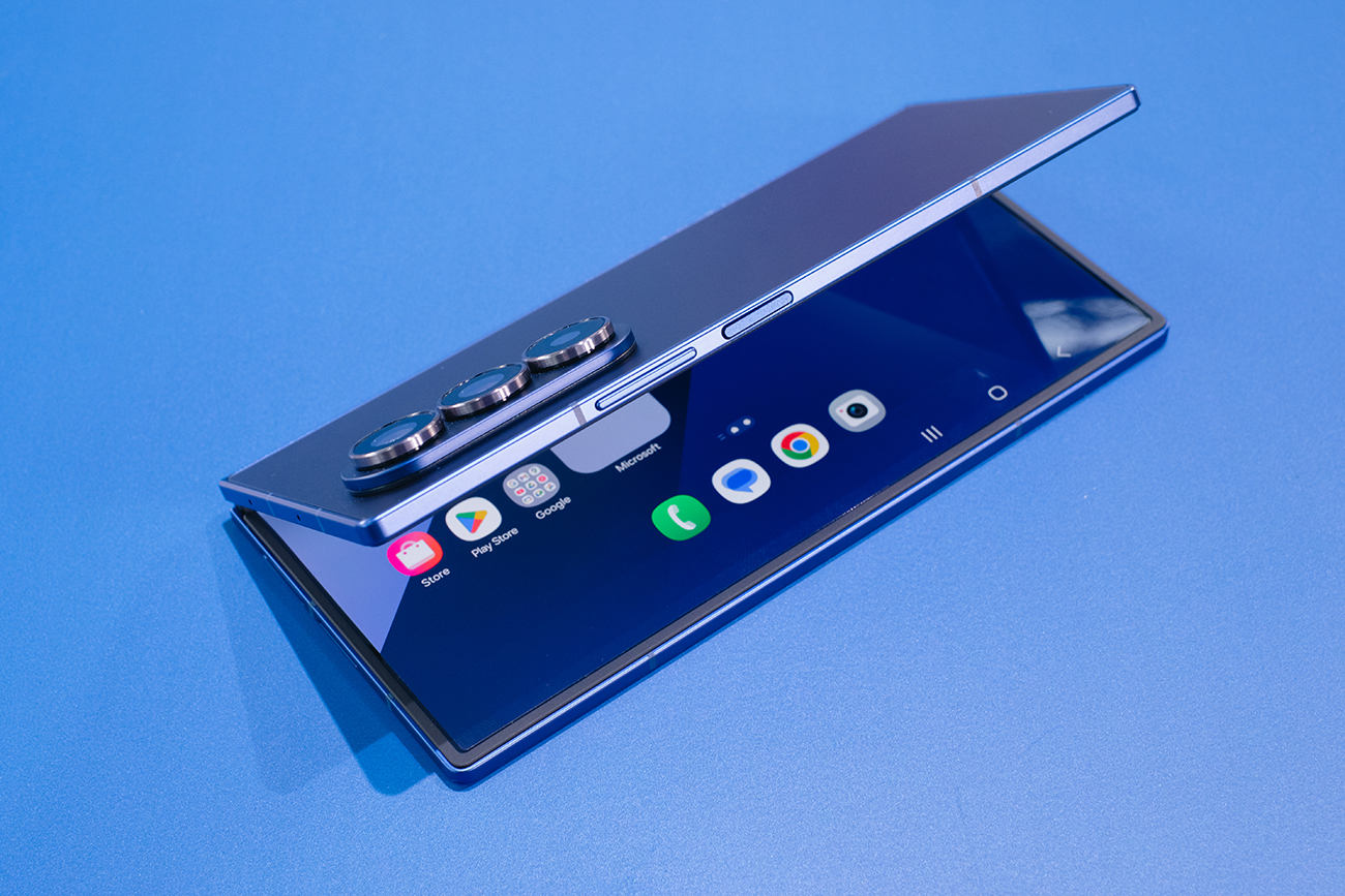 Hấp lực khó cưỡng của hai sắc xanh trên Galaxy Z Fold7 - Ảnh 1.