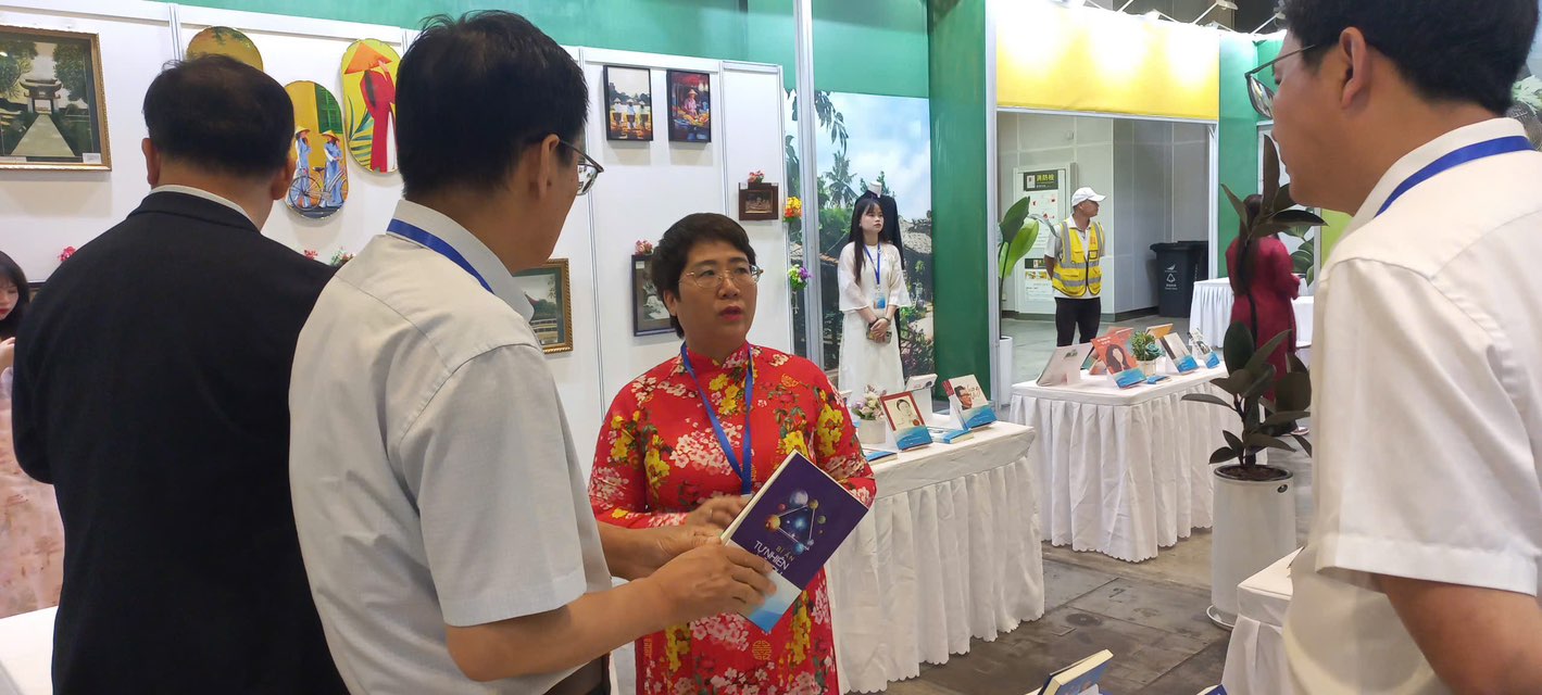 Bí mật phía sau danh hiệu ‘Người bạn của văn học Trung Quốc’ của nữ dịch giả Việt- Ảnh 3.