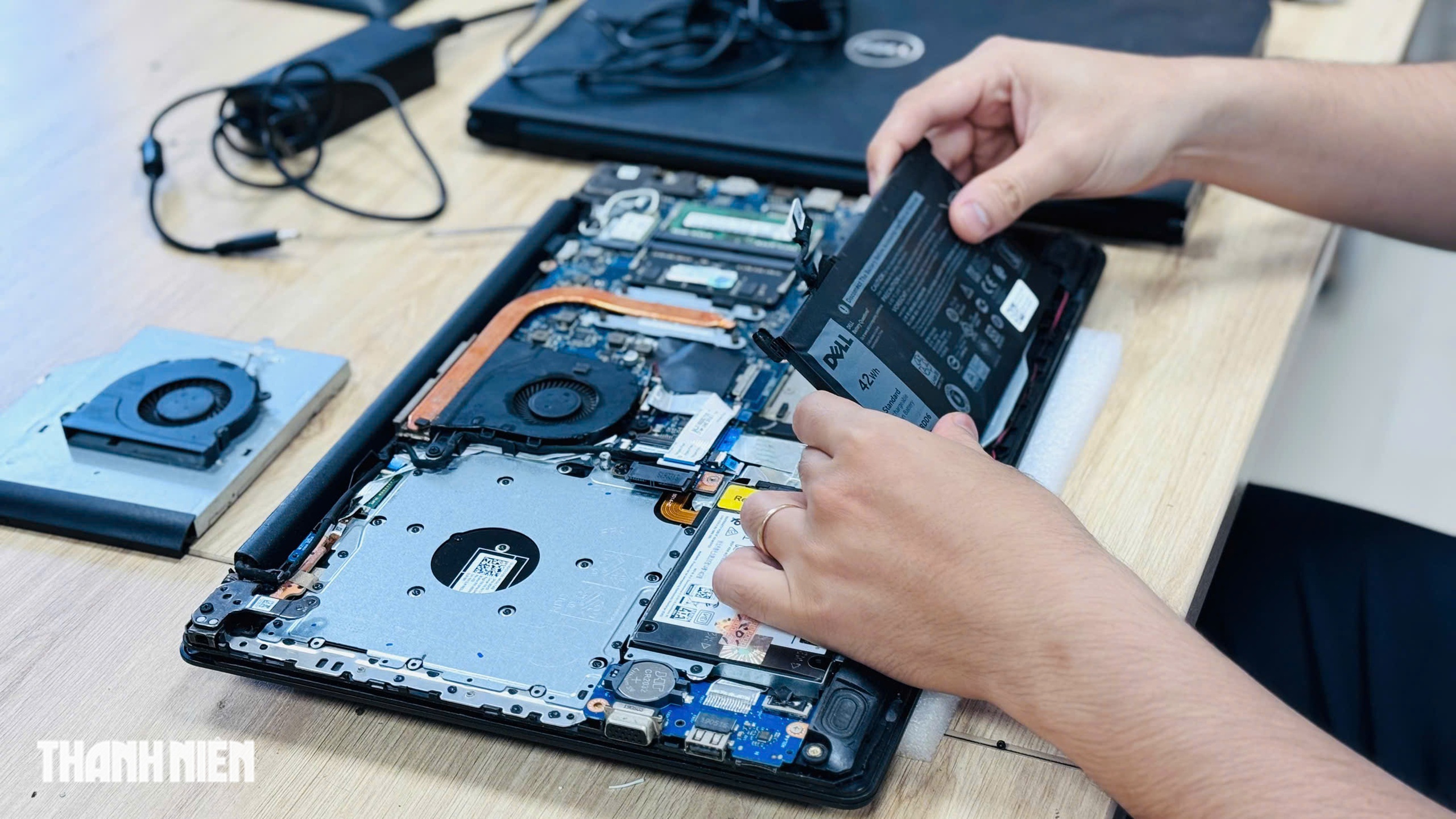 Đừng mua laptop tân trang nếu bạn chưa biết về bí mật ẩn giấu bên trong - Ảnh 2.