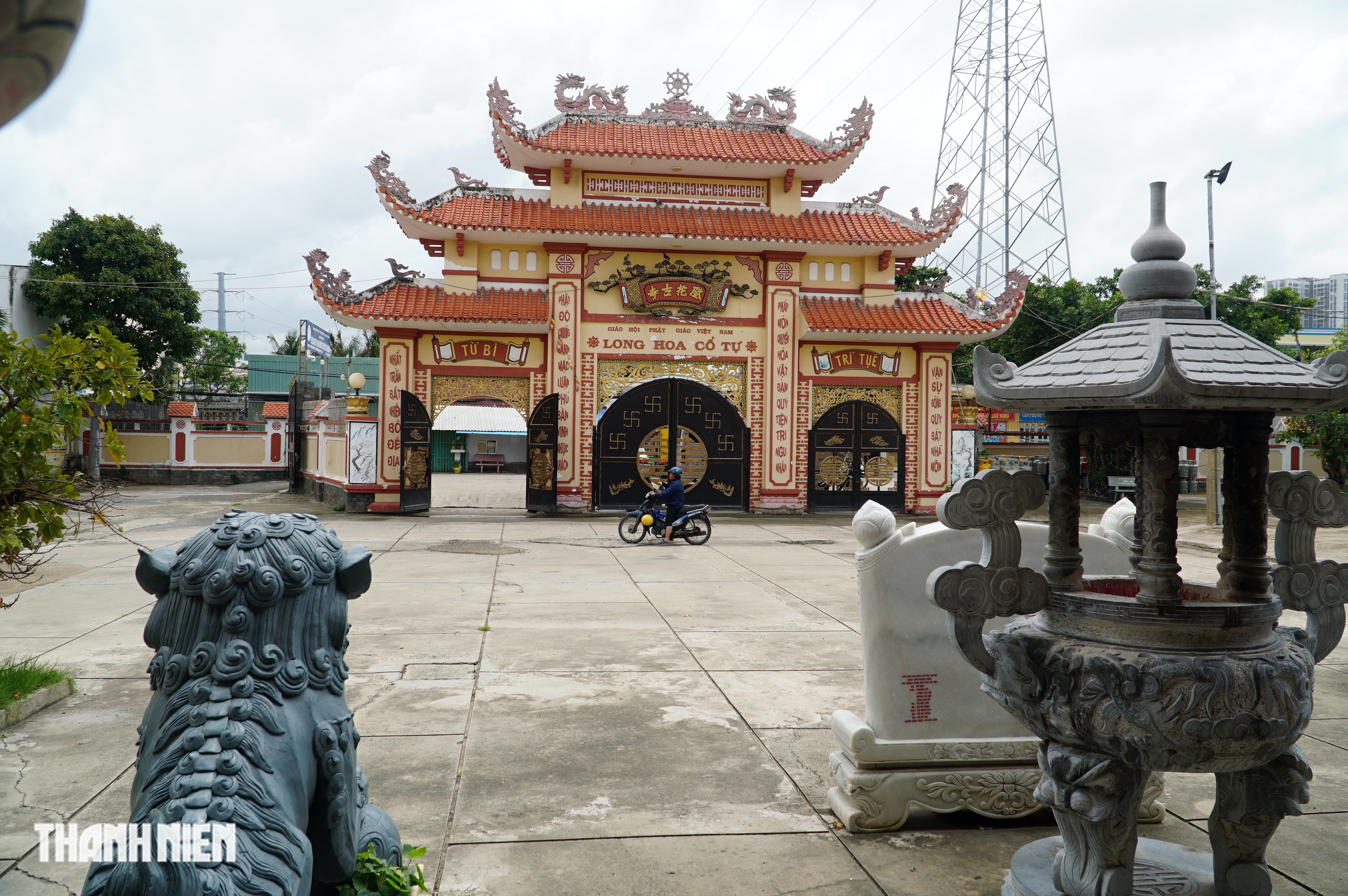 Chùa cổ hơn 120 năm ở TP.HCM, có 2 hầm bí mật nằm dưới tượng Phật  - Ảnh 9.
