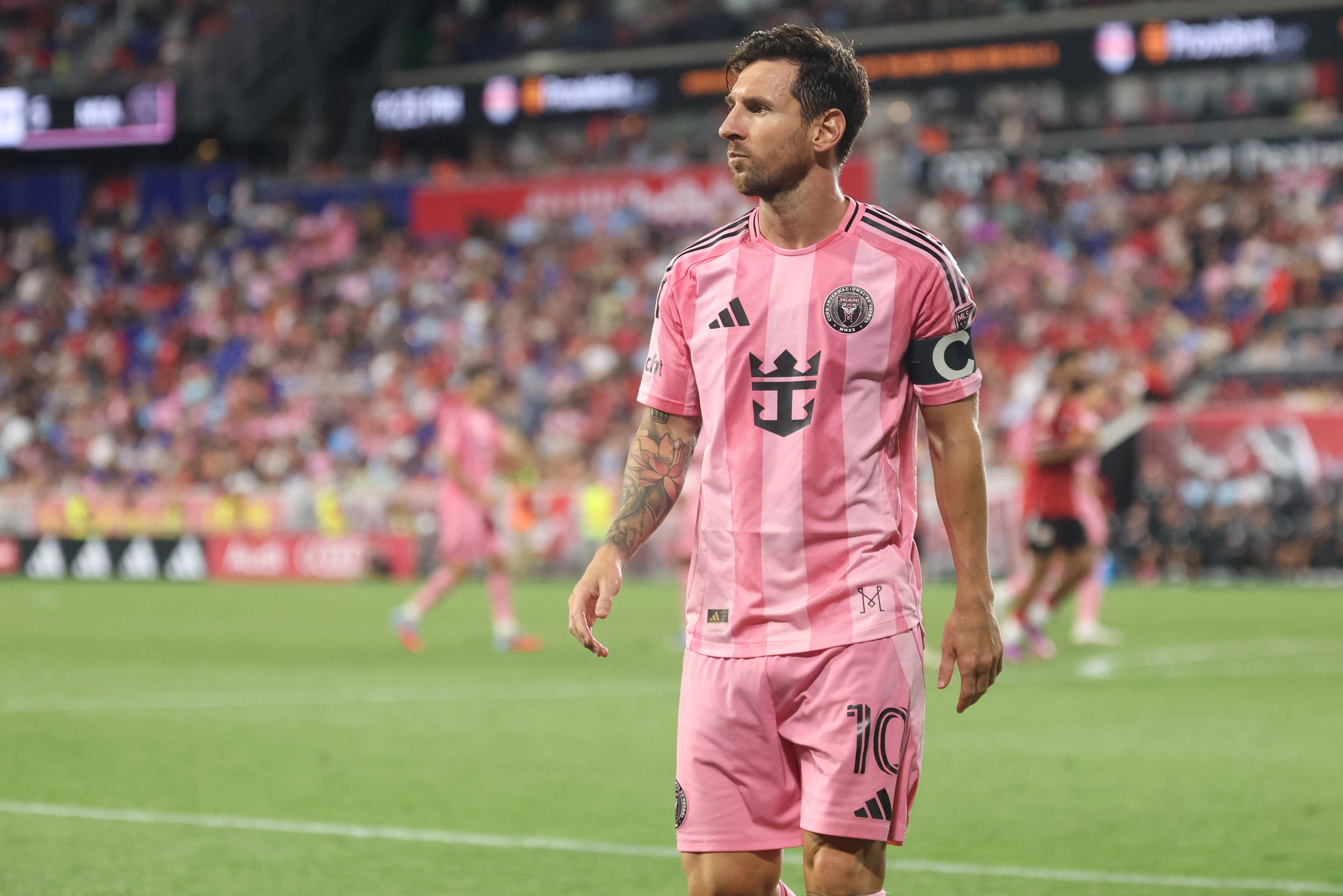Messi biến án phạt gây tranh cãi của MLS trở thành phần thưởng- Ảnh 2. Messi biến án phạt gây tranh cãi của MLS trở thành phần thưởng- Ảnh 2.