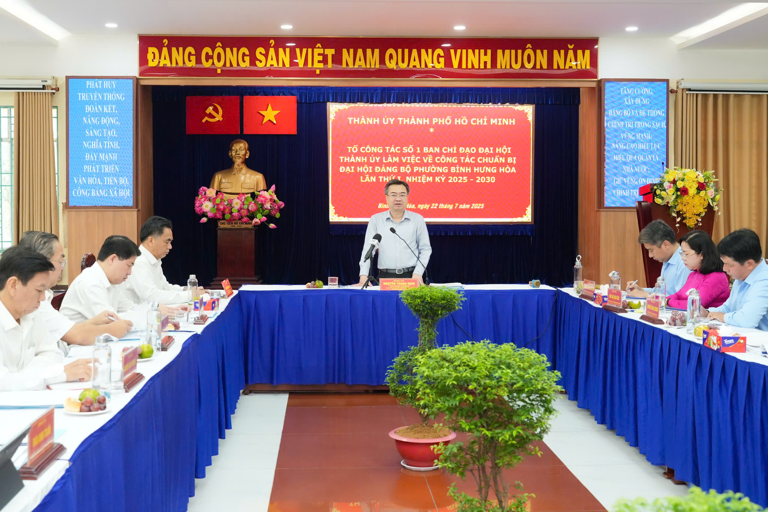 Ông Nguyễn Thanh Nghị đề nghị phường Bình Hưng Hòa quản lý nghiêm trật tự xây dựng - Ảnh 1.