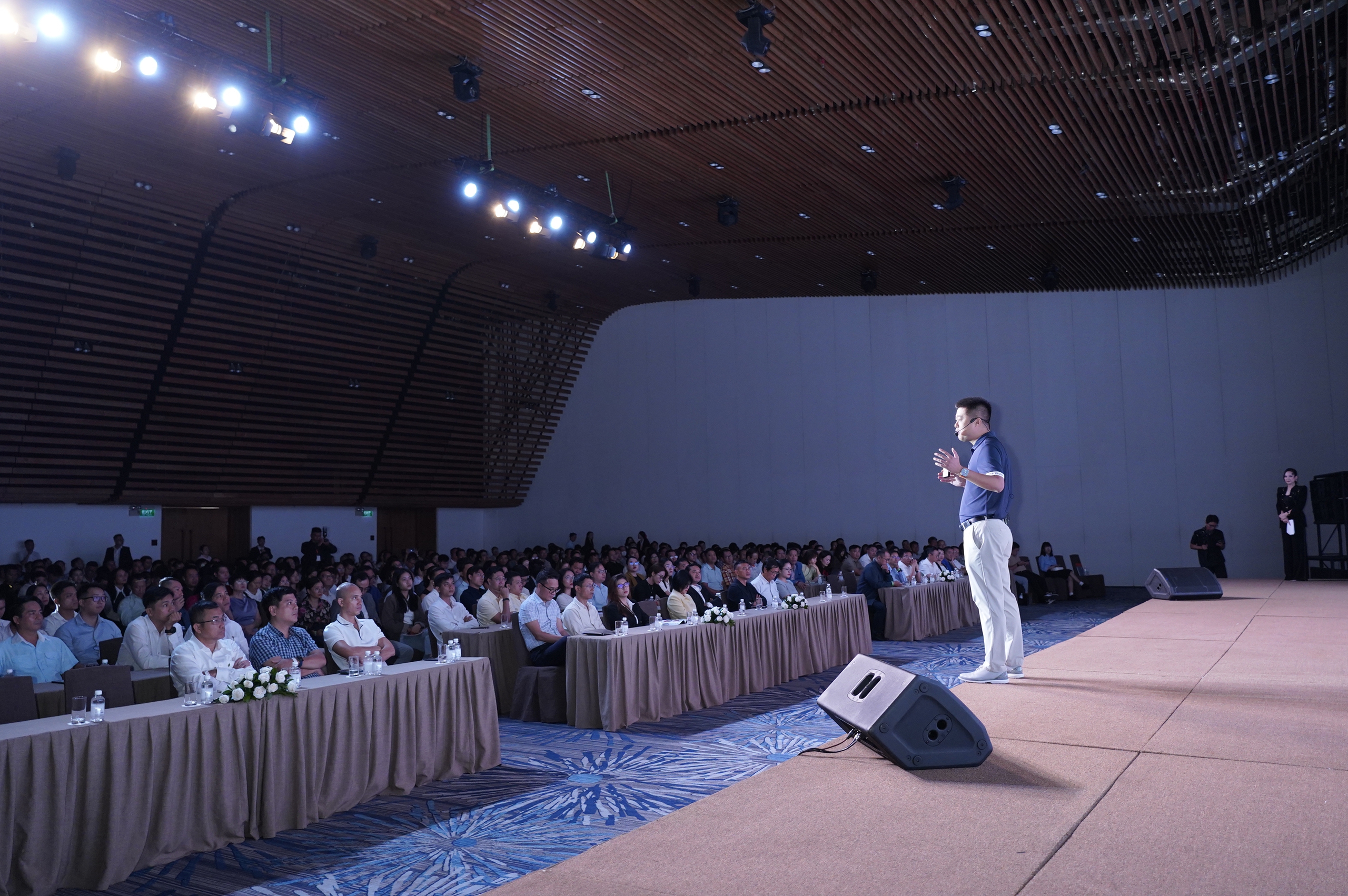 CEO 1Office: ‘Dùng AI để mang USD về cho Việt Nam’ - Ảnh 1.