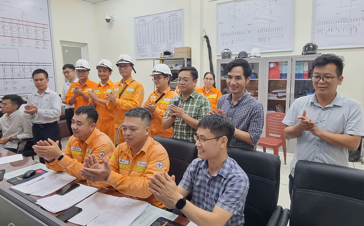 Đóng điện thành công dự án Trạm biến áp 500 kV Vĩnh Yên- Ảnh 1.