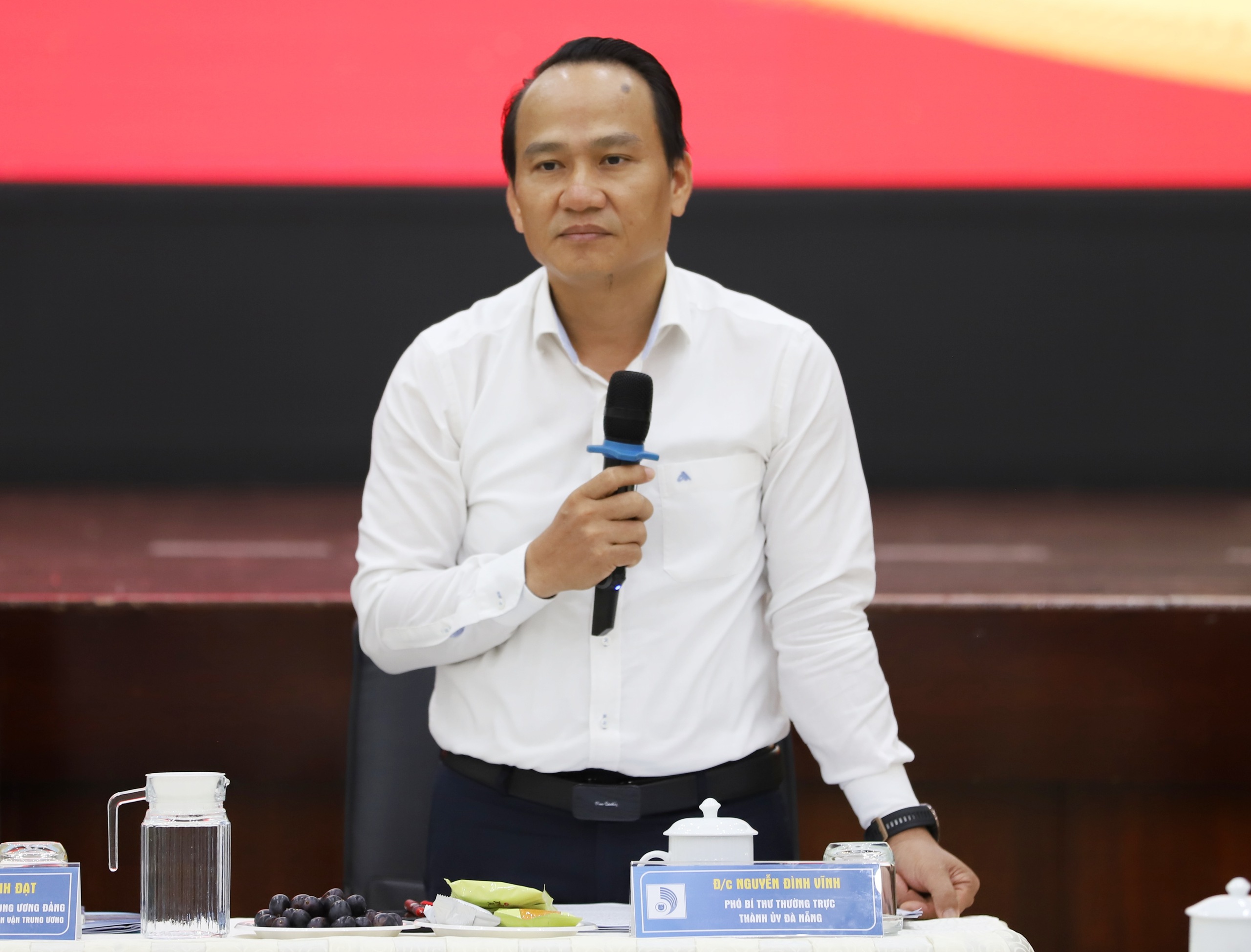 ប្រែក្លាយសាកលវិទ្យាល័យ Danang ទៅជាមជ្ឈមណ្ឌលនៃការបង្កើតថ្មីនៅតំបន់កណ្តាល - រូបថត ២. Đưa Đại học Đà Nẵng thành trung tâm đổi mới sáng tạo miền Trung - Ảnh 2.