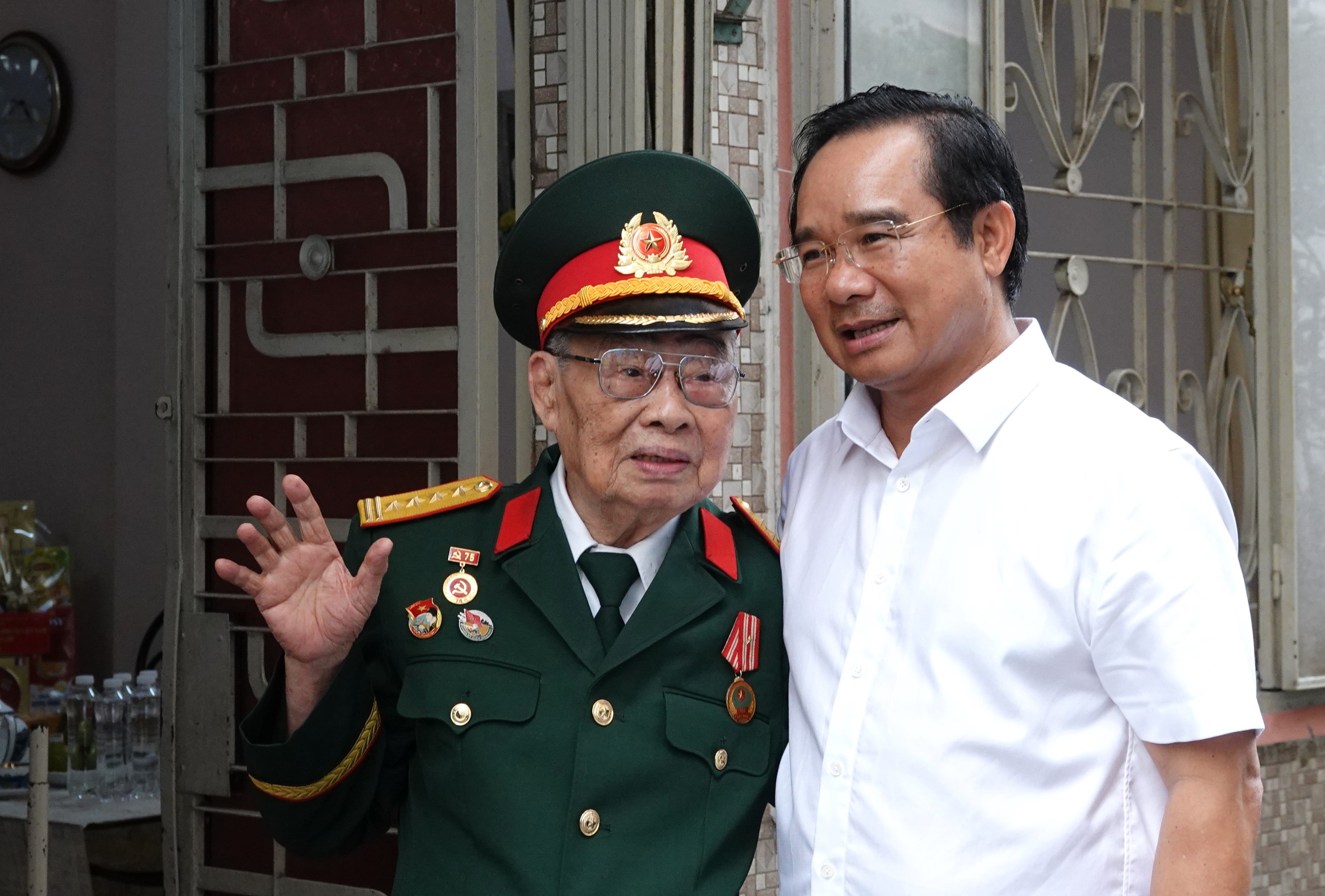 Chủ tịch Nguyễn Văn Được thăm đại tá trải qua 3 cuộc chiến - Ảnh 2.