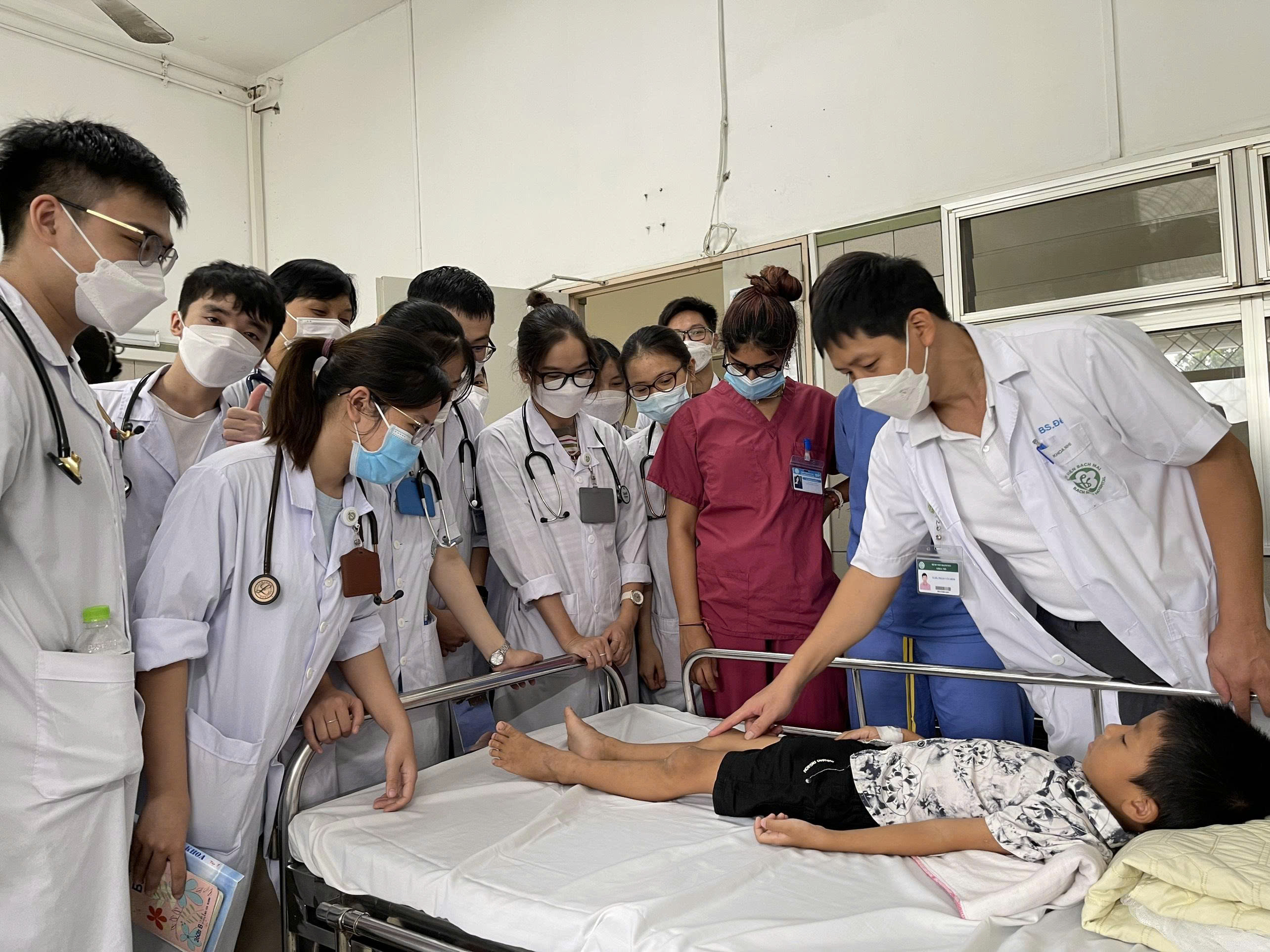 Điểm sàn Trường ĐH Y dược VNU cao hơn Bộ GD - ĐT năm 2023 - Ảnh 1. Điểm sàn Trường ĐH Y dược VNU cao hơn Bộ GD - ĐT năm 2023 - Ảnh 1.