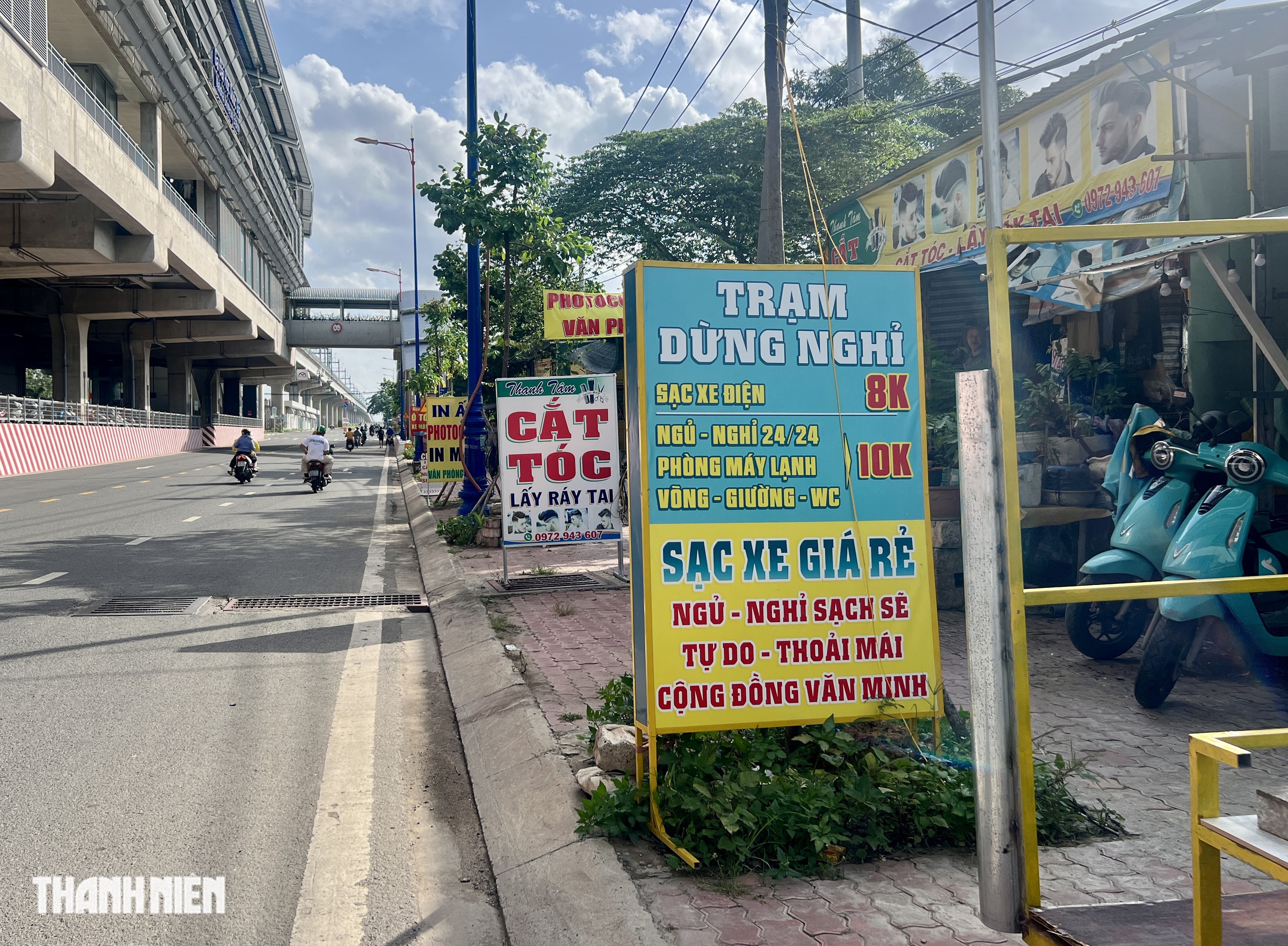 Trạm sạc xe điện nở rộ ở các quán cà phê TP.HCM: Giá rẻ, combo ăn uống...- Ảnh 1. Trạm sạc xe điện nở rộ ở các quán cà phê TP.HCM: Giá rẻ, combo ăn uống...- Ảnh 1.