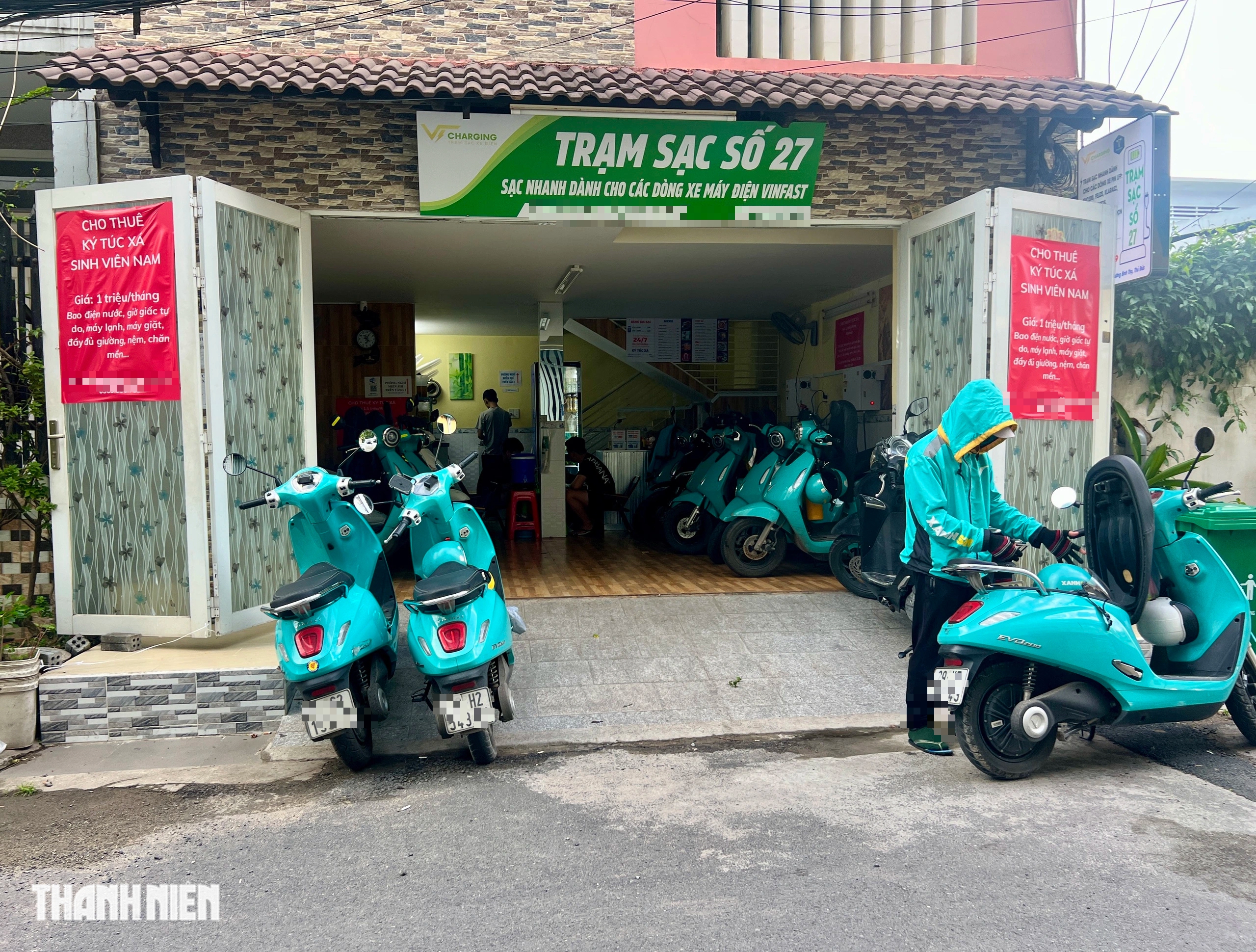 Trạm sạc xe điện nở rộ ở các quán cà phê TP.HCM: Giá rẻ, combo ăn uống...- Ảnh 3. Trạm sạc xe điện nở rộ ở các quán cà phê TP.HCM: Giá rẻ, combo ăn uống...- Ảnh 3.