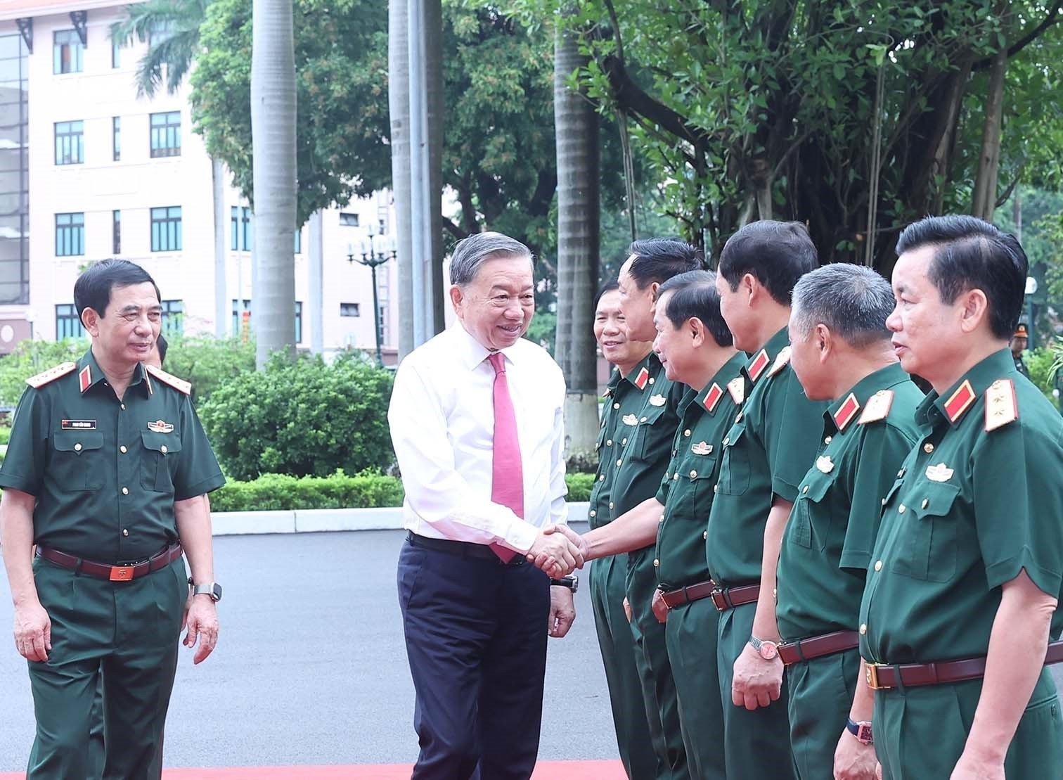 Tổng Bí thư: ‘Cán bộ quân đội tham gia T.Ư phải nổi trội, uy tín cao’ Tổng Bí thư: ‘Cán bộ quân đội tham gia T.Ư phải nổi trội, uy tín cao’