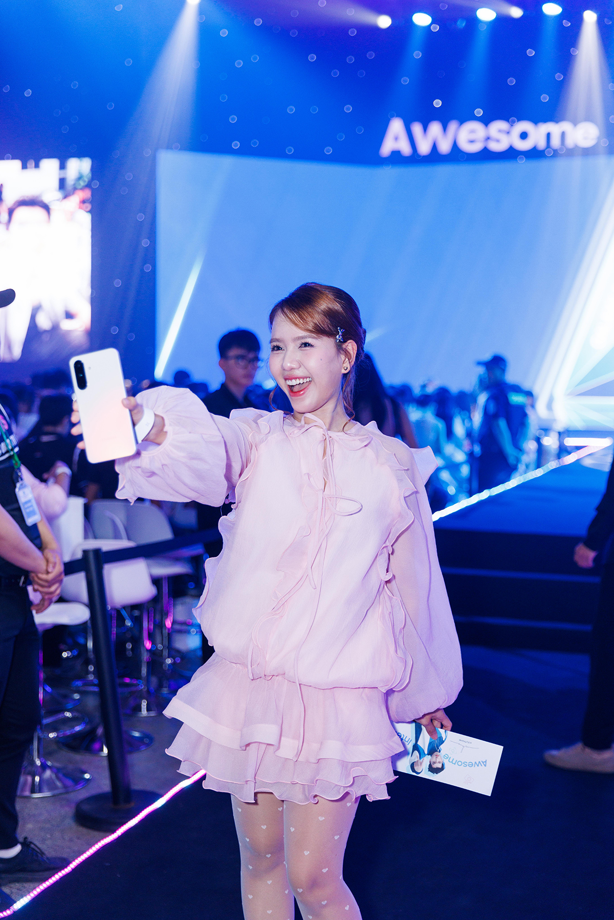 Phong cách và công nghệ thời thượng cùng lên ngôi với Galaxy A56 5G Màu hồng mới - Ảnh 1. Phong cách và công nghệ thời thượng cùng lên ngôi với Galaxy A56 5G Màu hồng mới - Ảnh 1.