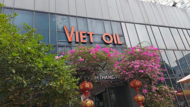 Nợ thuế 1.800 tỉ đồng, tiếp tục cưỡng chế dừng thủ tục hải quan Xuyên Việt Oil- Ảnh 1.