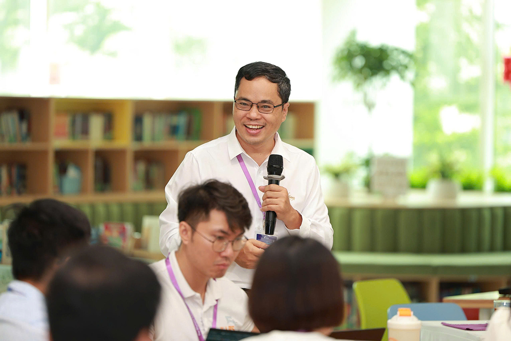 Διδασκαλία συνδεδεμένη με την πράξη: Η καινοτομία στην εκπαίδευση λυκείου είναι απαραίτητη για το μέλλον - Φωτογραφία 1. Dạy học gắn liền thực tiễn: Đổi mới giáo dục THPT cần thiết cho tương lai - Ảnh 1.