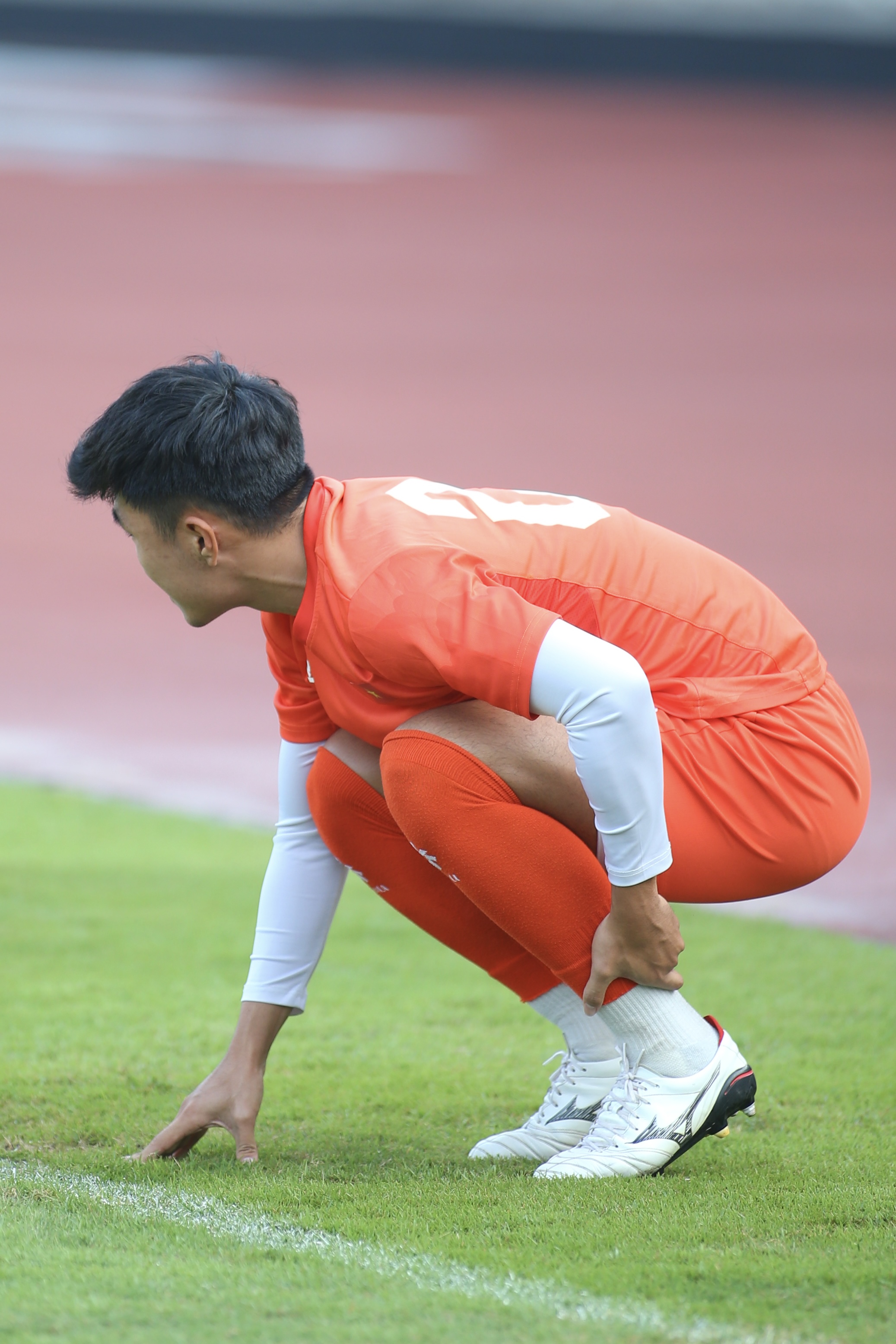 Trenér Kim řekl, že možnost, že by Ly Duc hrál v semifinále, je stále otevřená, jaká je pravda? - Foto 1. HLV Kim nói khả năng Lý Đức đá bán kết còn bỏ ngỏ, sự thật thế nào?- Ảnh 1.