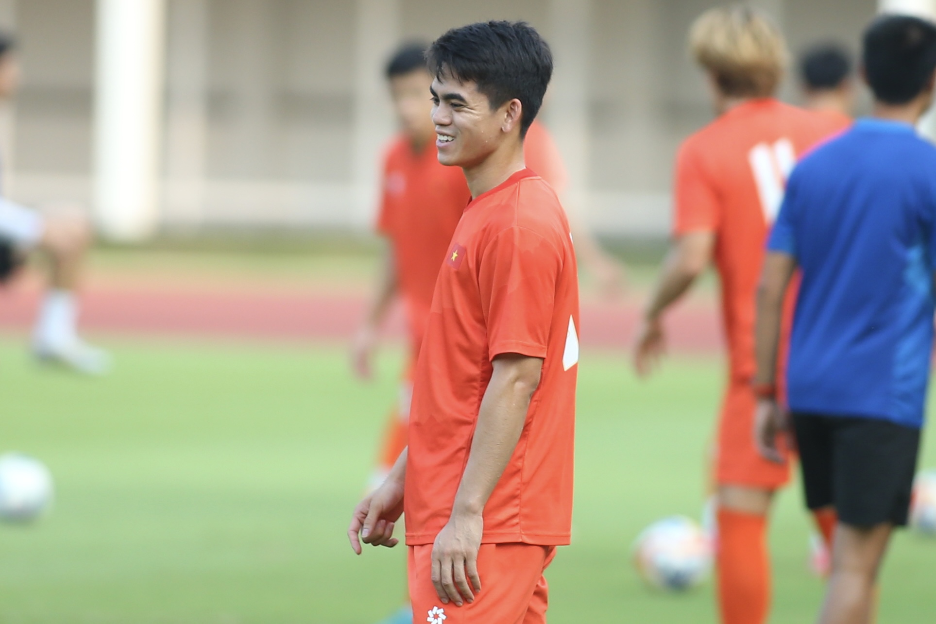 Trenér Kim řekl, že možnost, že by Ly Duc hrál v semifinále, je stále otevřená, jaká je pravda? - Foto 6. HLV Kim nói khả năng Lý Đức đá bán kết còn bỏ ngỏ, sự thật thế nào?- Ảnh 6.