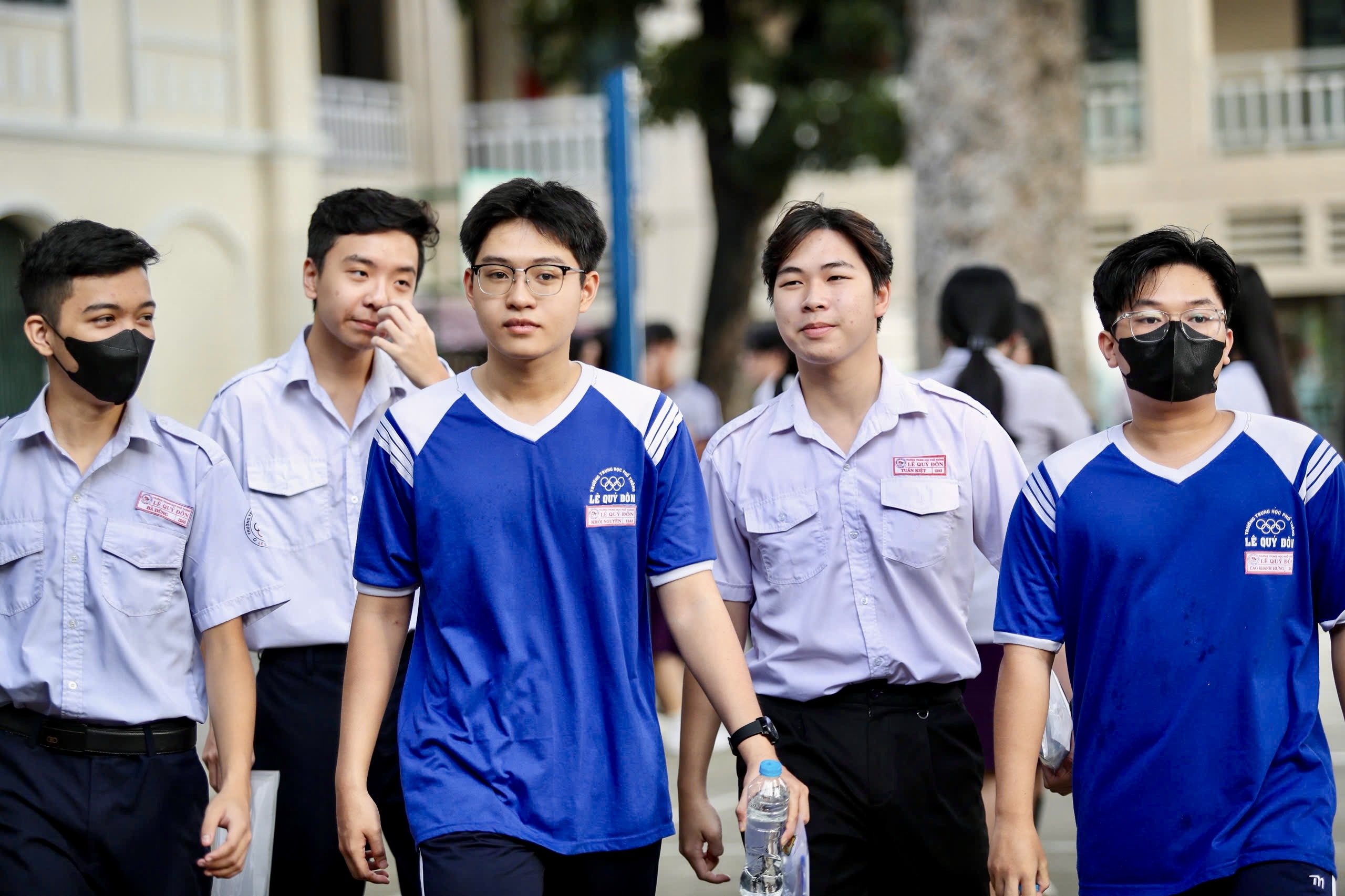 Nguyện vọng tăng nhưng ảo lớn, phút cuối điểm chuẩn sẽ ra sao? - Ảnh 1.