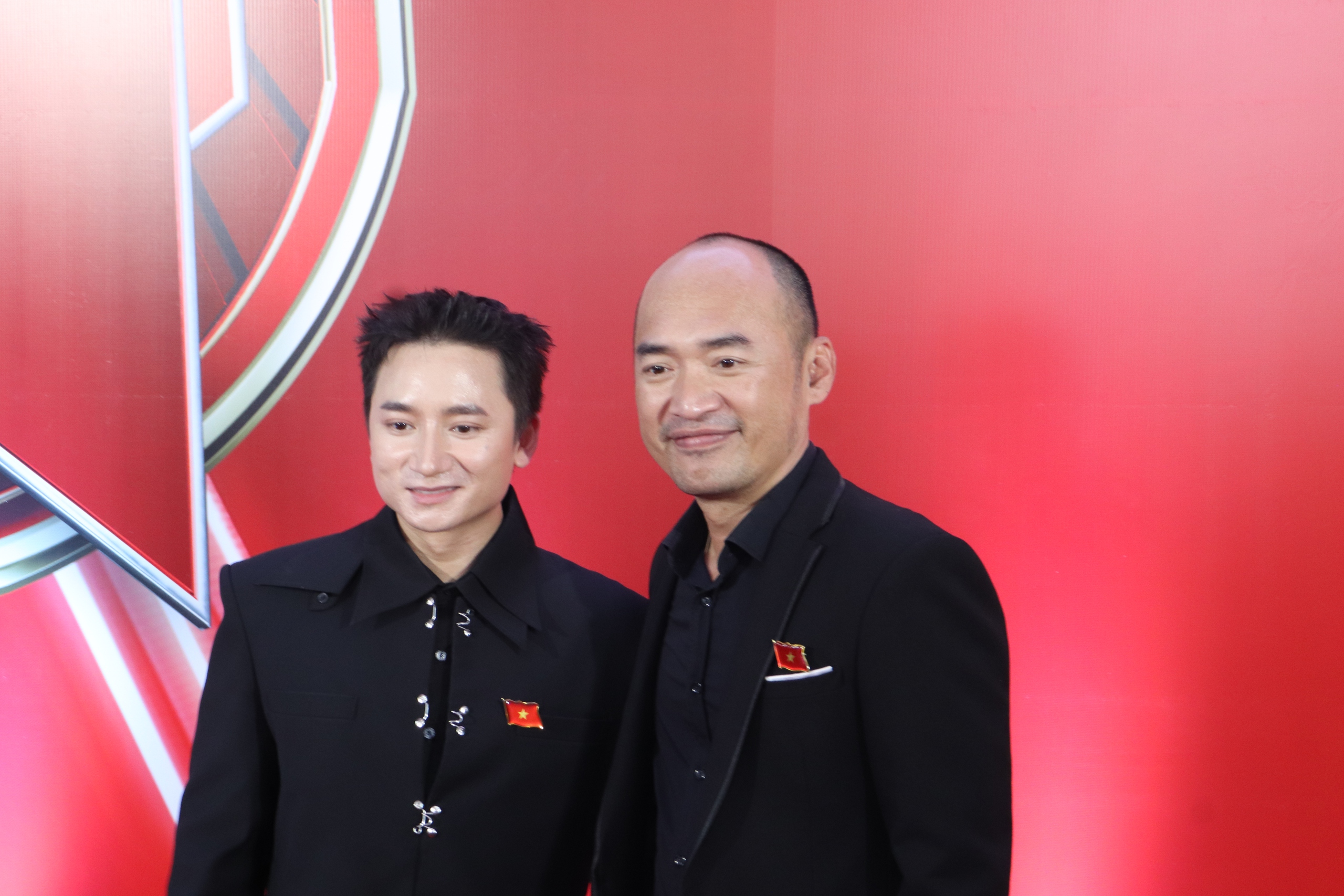 Lê Dương Bảo Lâm 'kể xấu' đàn em, lên tiếng chuyện gây cười trong show thực tế - Ảnh 1.