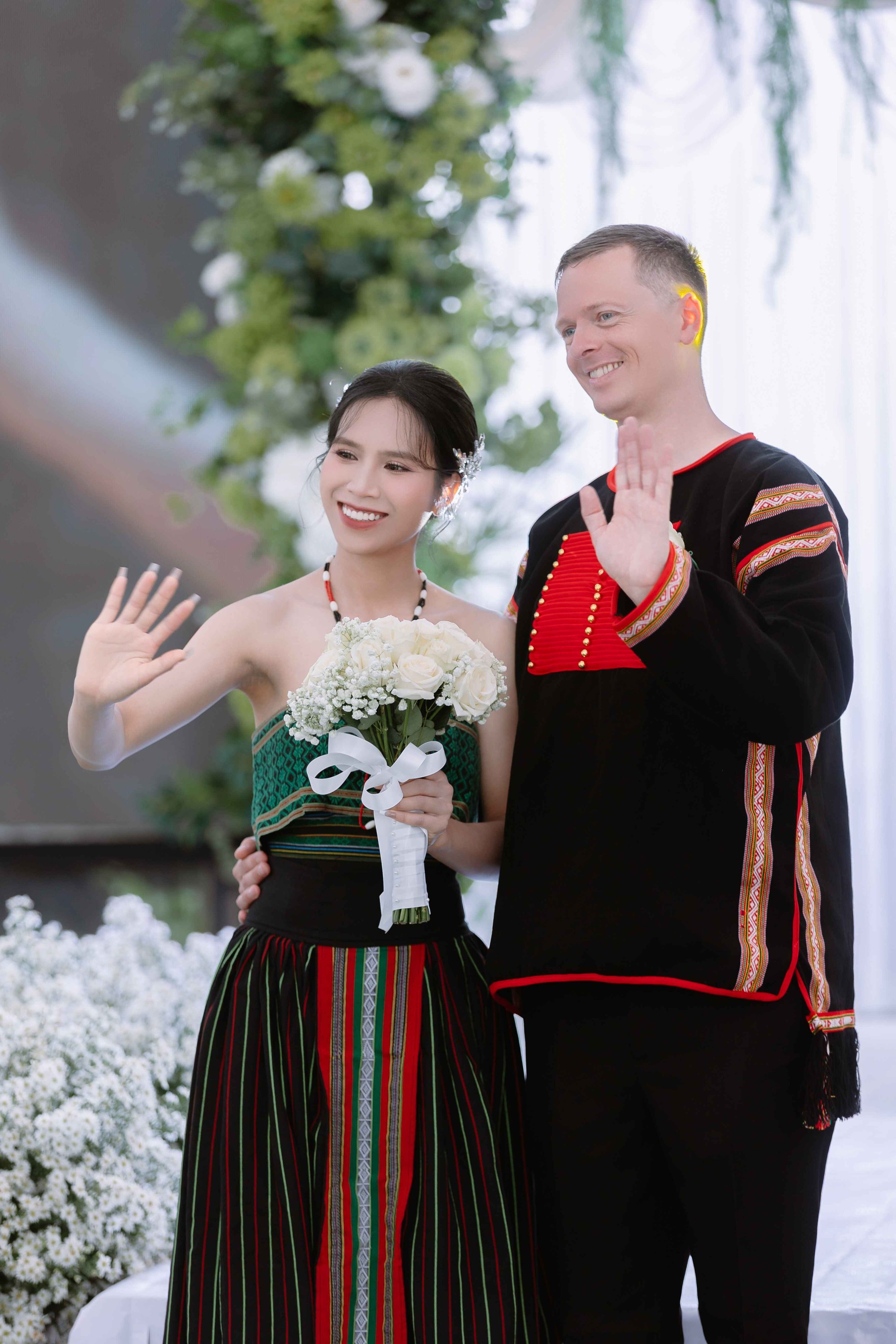 Cô dâu Ê Đê và nhà gái đem sính lễ đến rước chàng rể Đan Mạch- Ảnh 3.