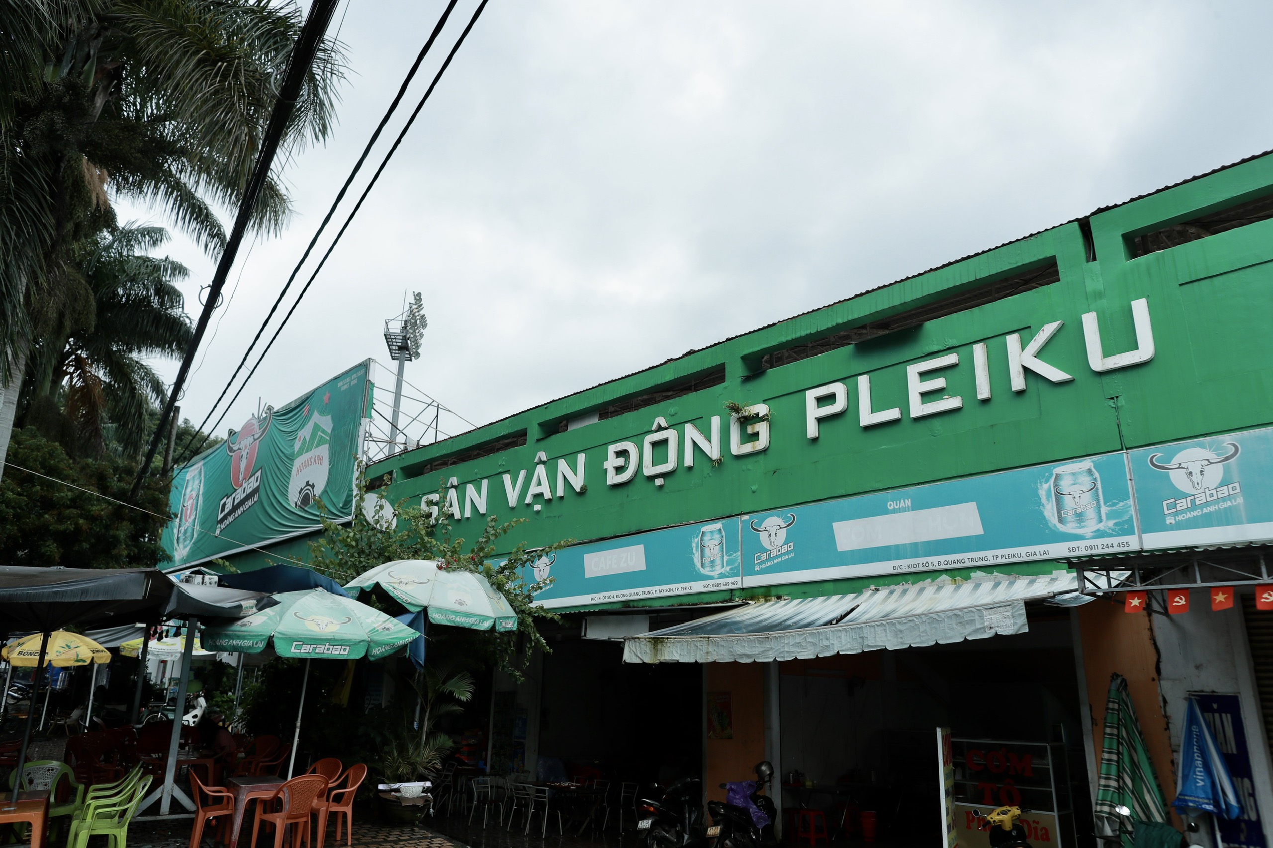 Sân Pleiku trải cỏ mới đẹp long lanh: HAGL sẽ chơi thứ bóng đá tốc độ cuốn hút- Ảnh 3.