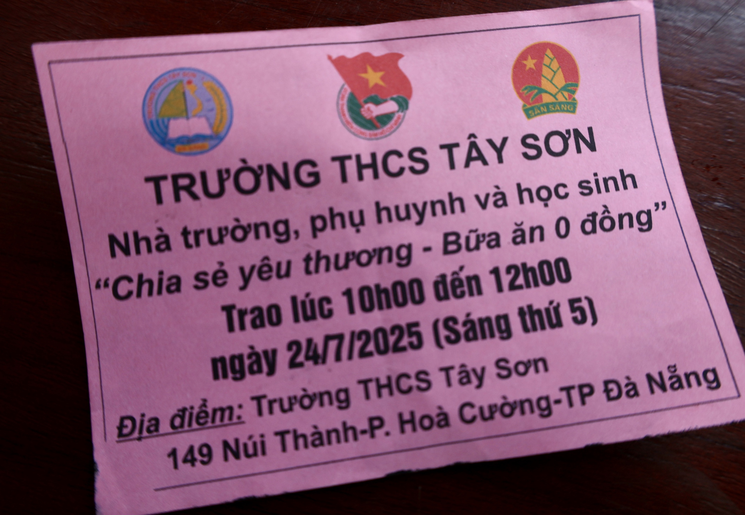 Quán ăn 0 đồng mùa hè: Học sinh nấu hàng trăm suất mì tặng người lao động - Ảnh 3.