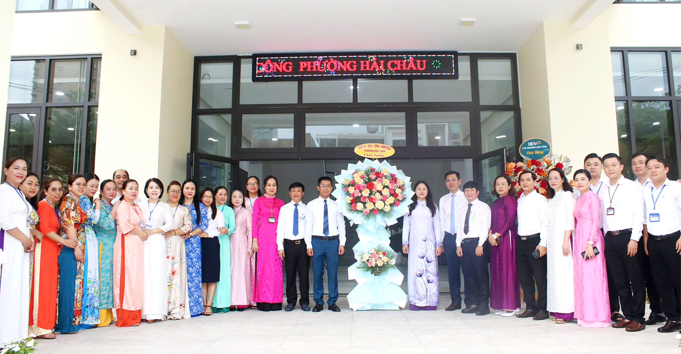 Cán bộ làm việc với tinh thần làm ngày làm đêm phục vụ người dân- Ảnh 5. Cán bộ làm việc với tinh thần làm ngày làm đêm phục vụ người dân- Ảnh 5.