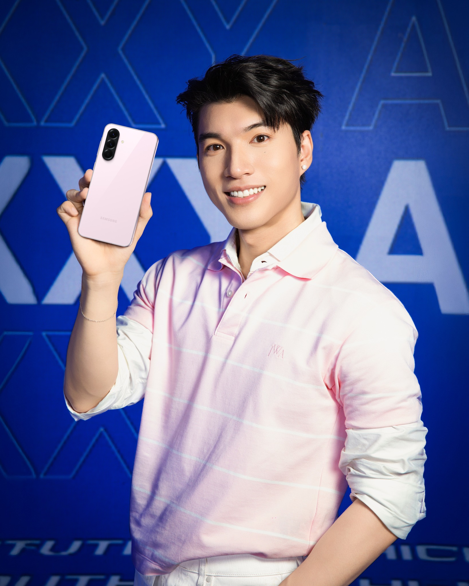 Galaxy A56 5G màu Hồng trẻ trung, tuyên ngôn thời thượng mới của giới trẻ- Ảnh 2. Galaxy A56 5G màu Hồng trẻ trung, tuyên ngôn thời thượng mới của giới trẻ- Ảnh 2.