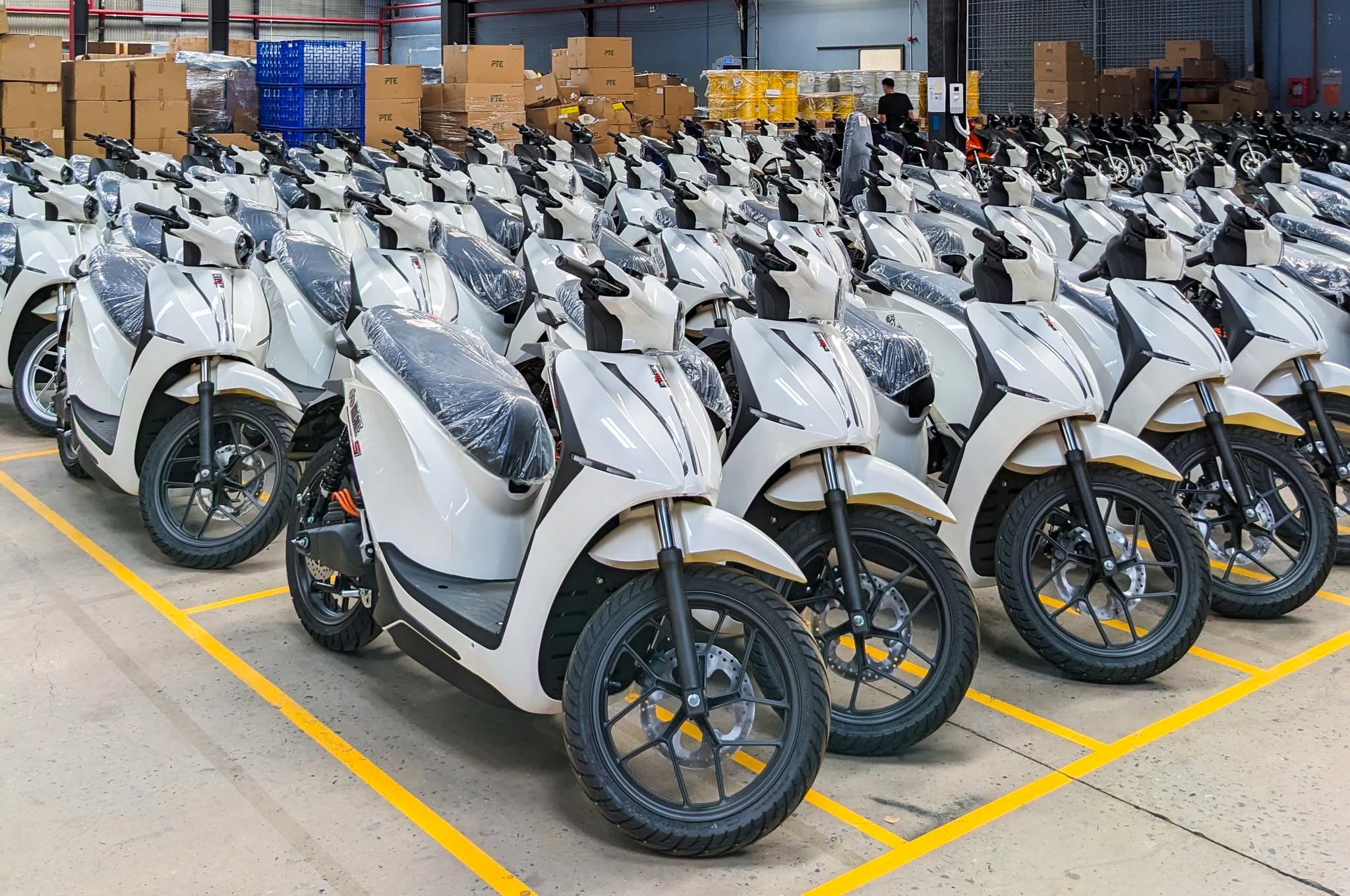 8 xe máy điện tại Việt Nam có quãng đường di chuyển xa nhất khi sạc đầy