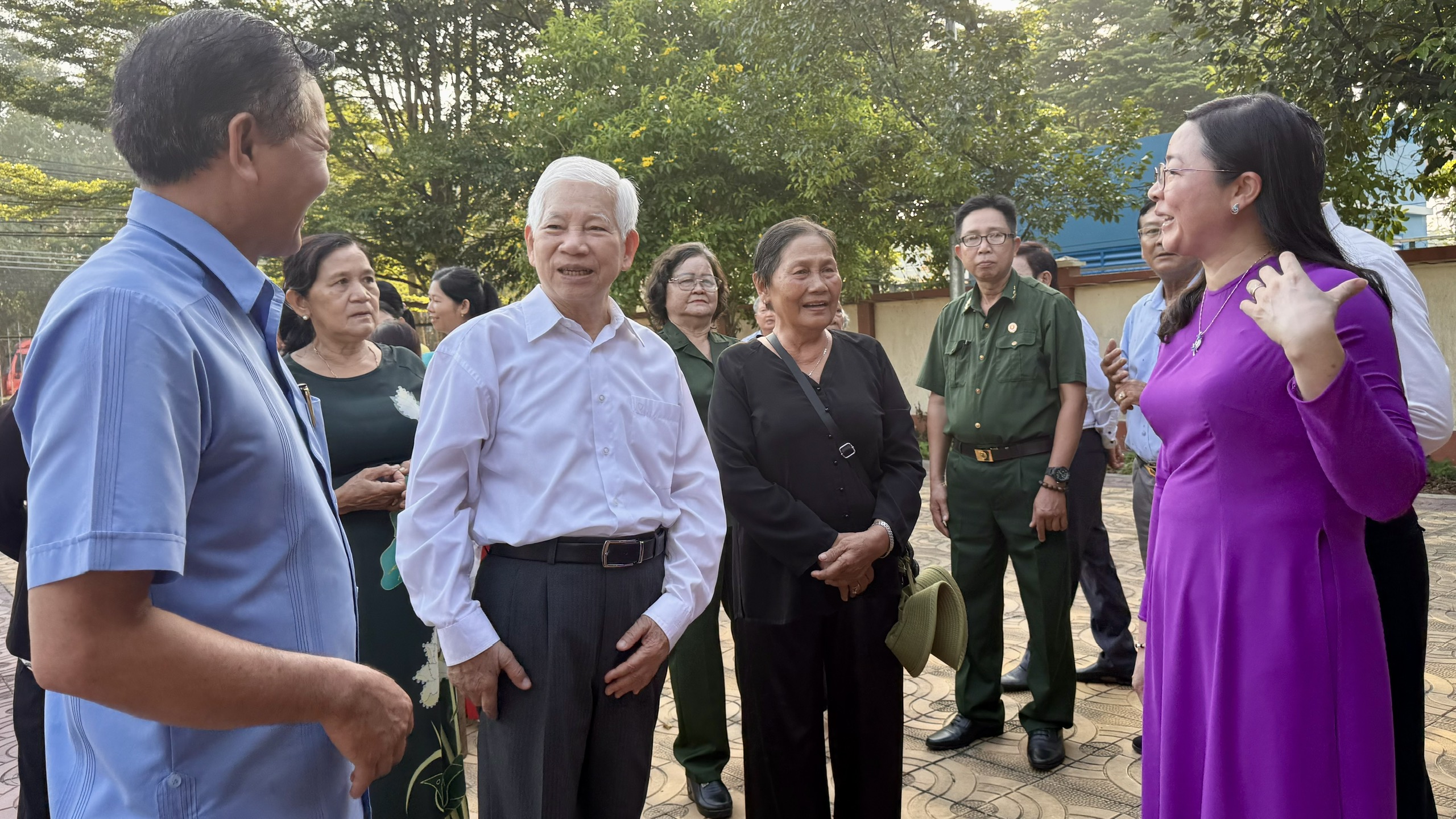 Trưởng đoàn đại biểu Quốc hội TP.HCM thăm nguyên Chủ tịch nước Nguyễn Minh Triết - Ảnh 3.