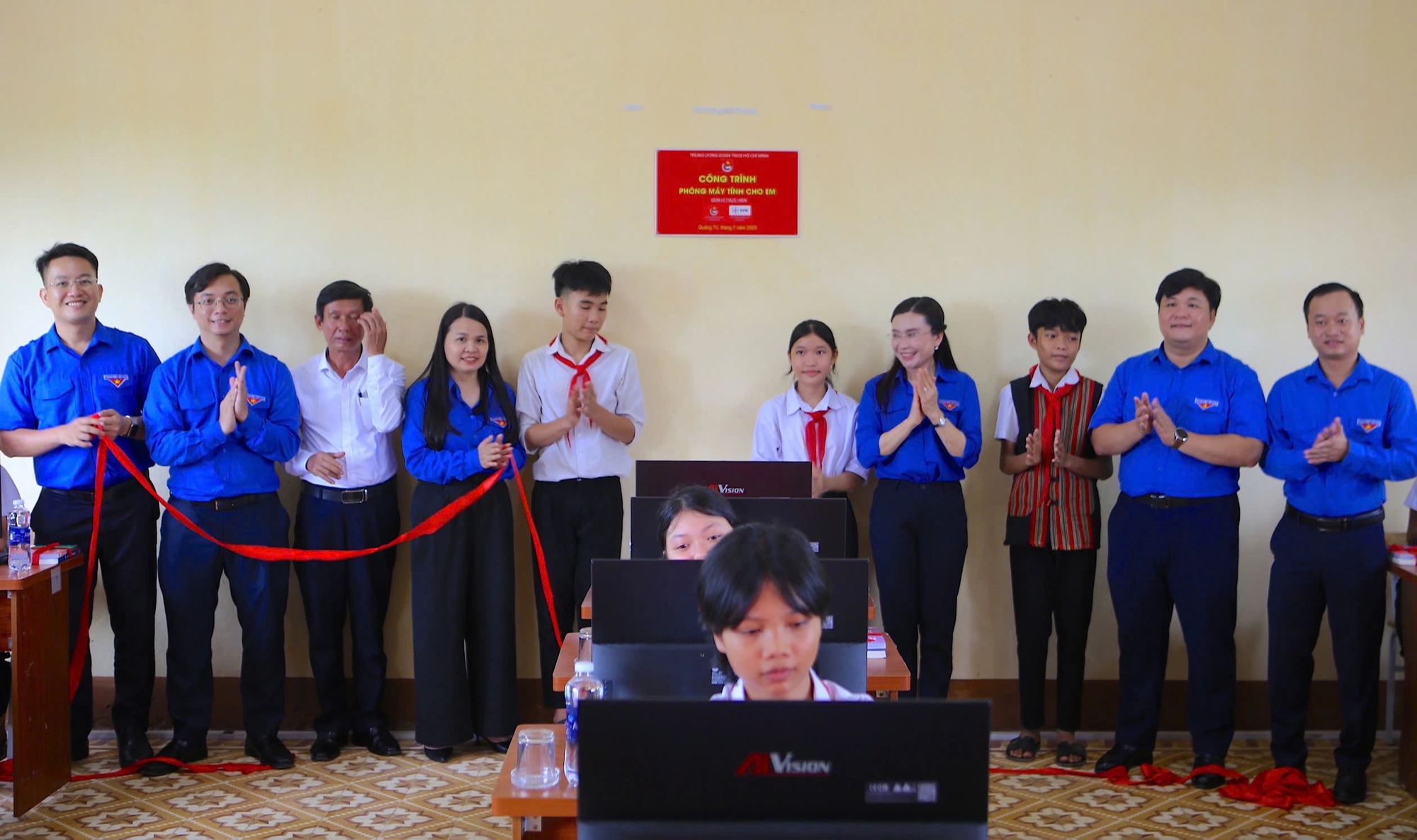 Tuổi trẻ hướng về địa chỉ đỏ, lan tỏa tinh thần cống hiến và sẻ chia - Ảnh 9.