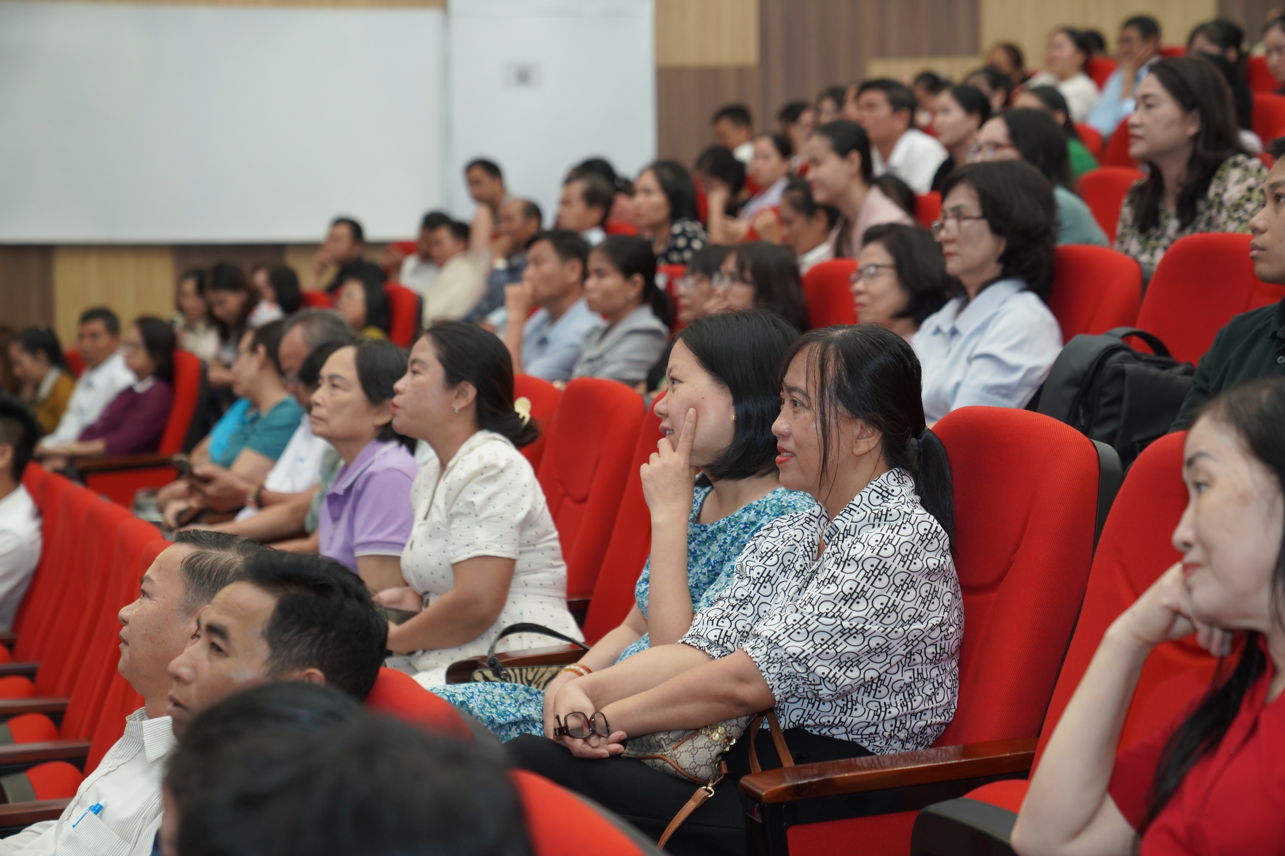 Trường ĐH Y Dược Huế cam kết sứ mệnh Going for Zero trong chăm sóc sức khỏe - Ảnh 2. Trường ĐH Y Dược Huế cam kết sứ mệnh Going for Zero trong chăm sóc sức khỏe - Ảnh 2.