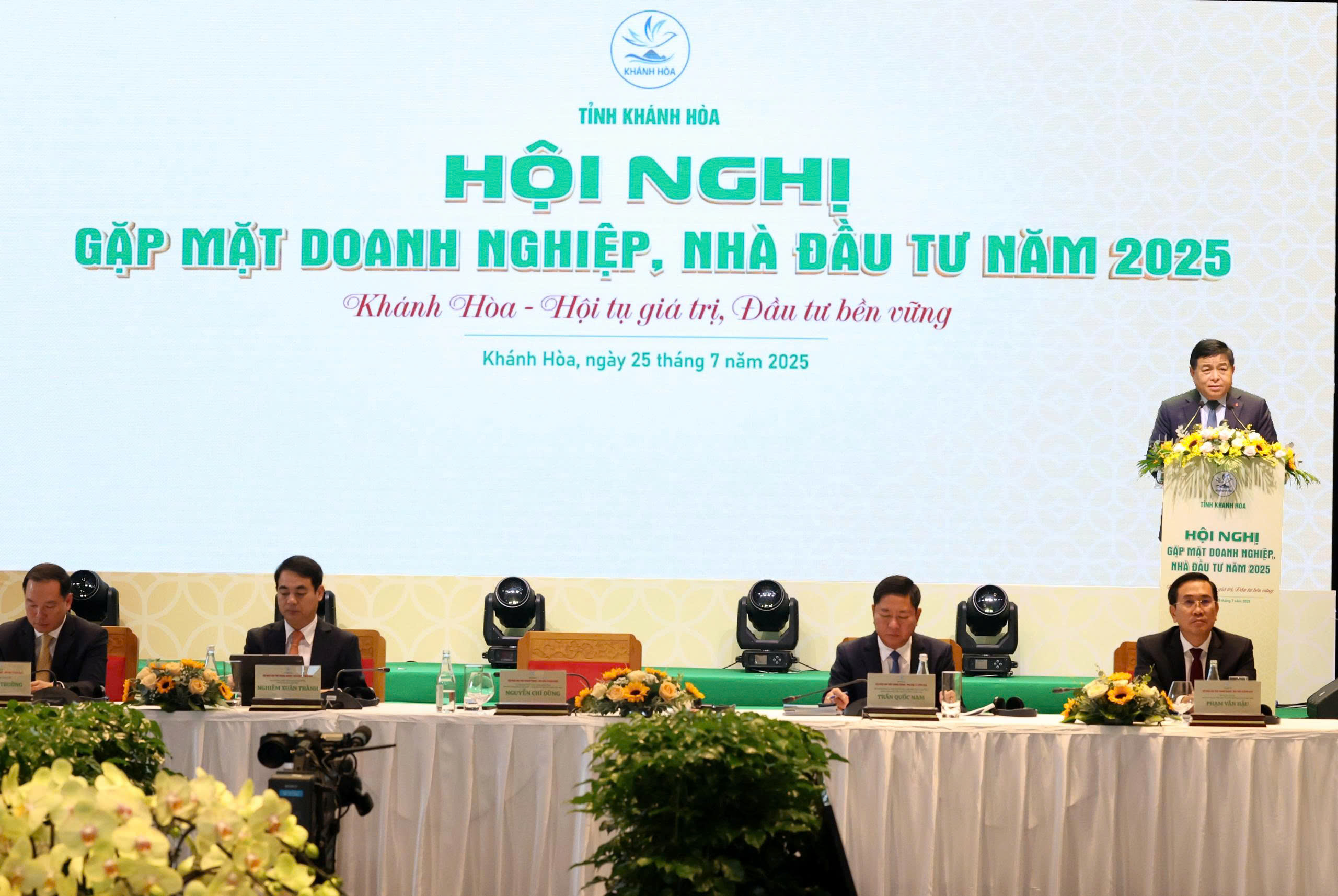 Khánh Hòa tổ chức Hội nghị gặp mặt doanh nghiệp, nhà đầu tư- Ảnh 1.