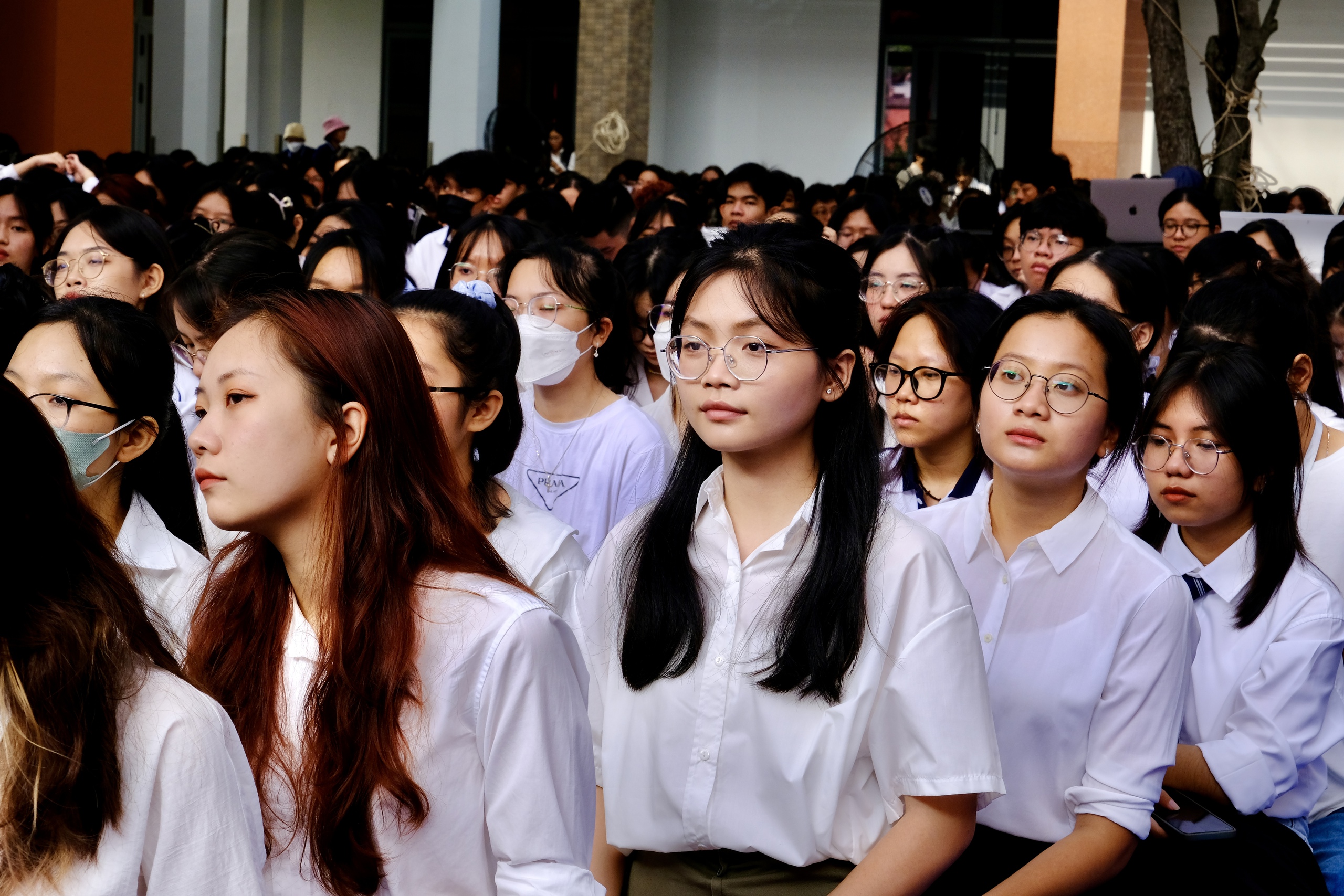 Sinh viên ĐH Quốc gia TP.HCM được vay 50 triệu đồng/năm không cần chứng minh thu nhập. - Ảnh 1.