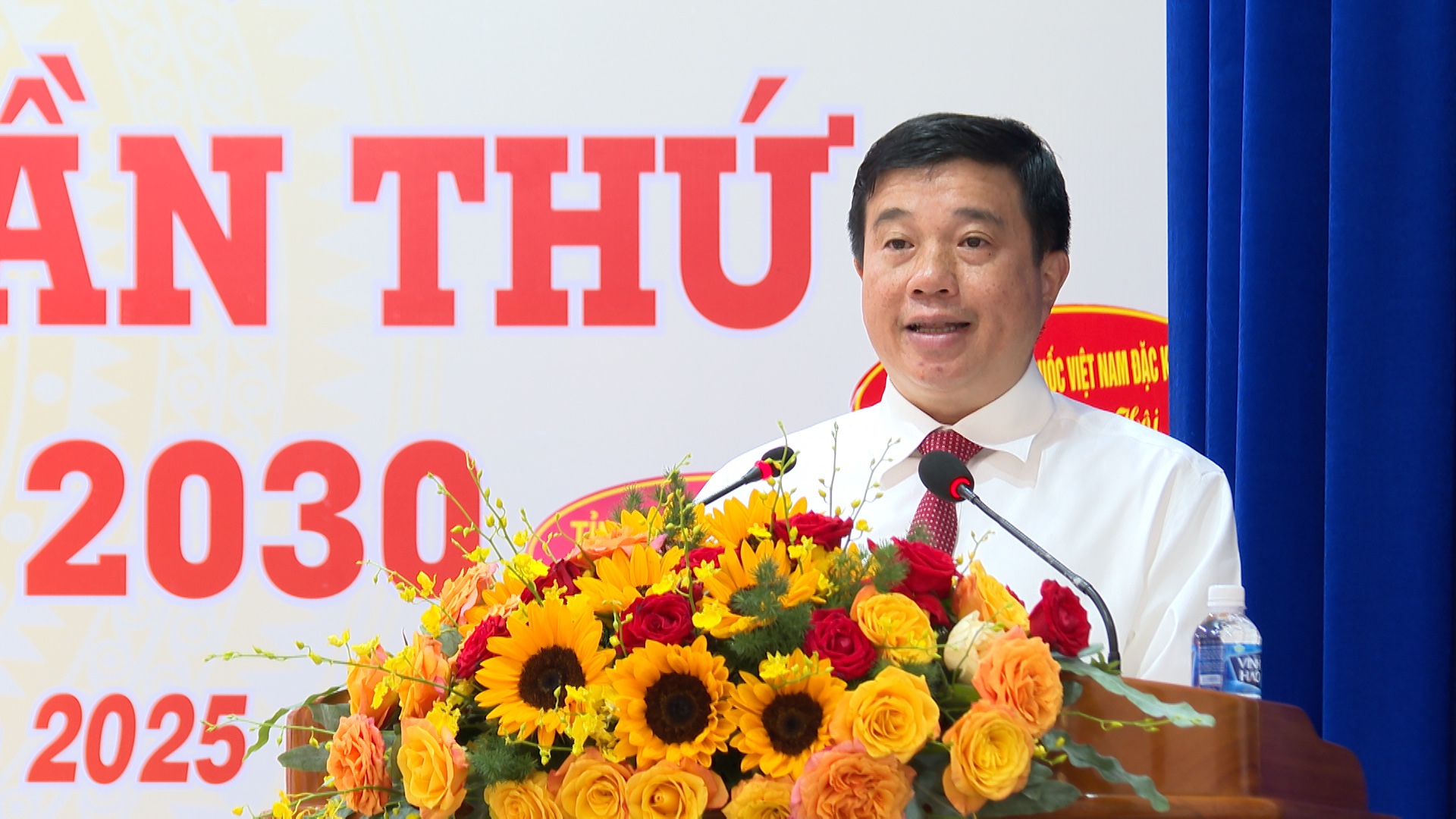 Bí thư Lâm Đồng Y Thanh Hà Niê Kđăm dự đại hội Đảng đặc khu Phú Quý- Ảnh 2. Bí thư Lâm Đồng Y Thanh Hà Niê Kđăm dự đại hội Đảng đặc khu Phú Quý- Ảnh 2.