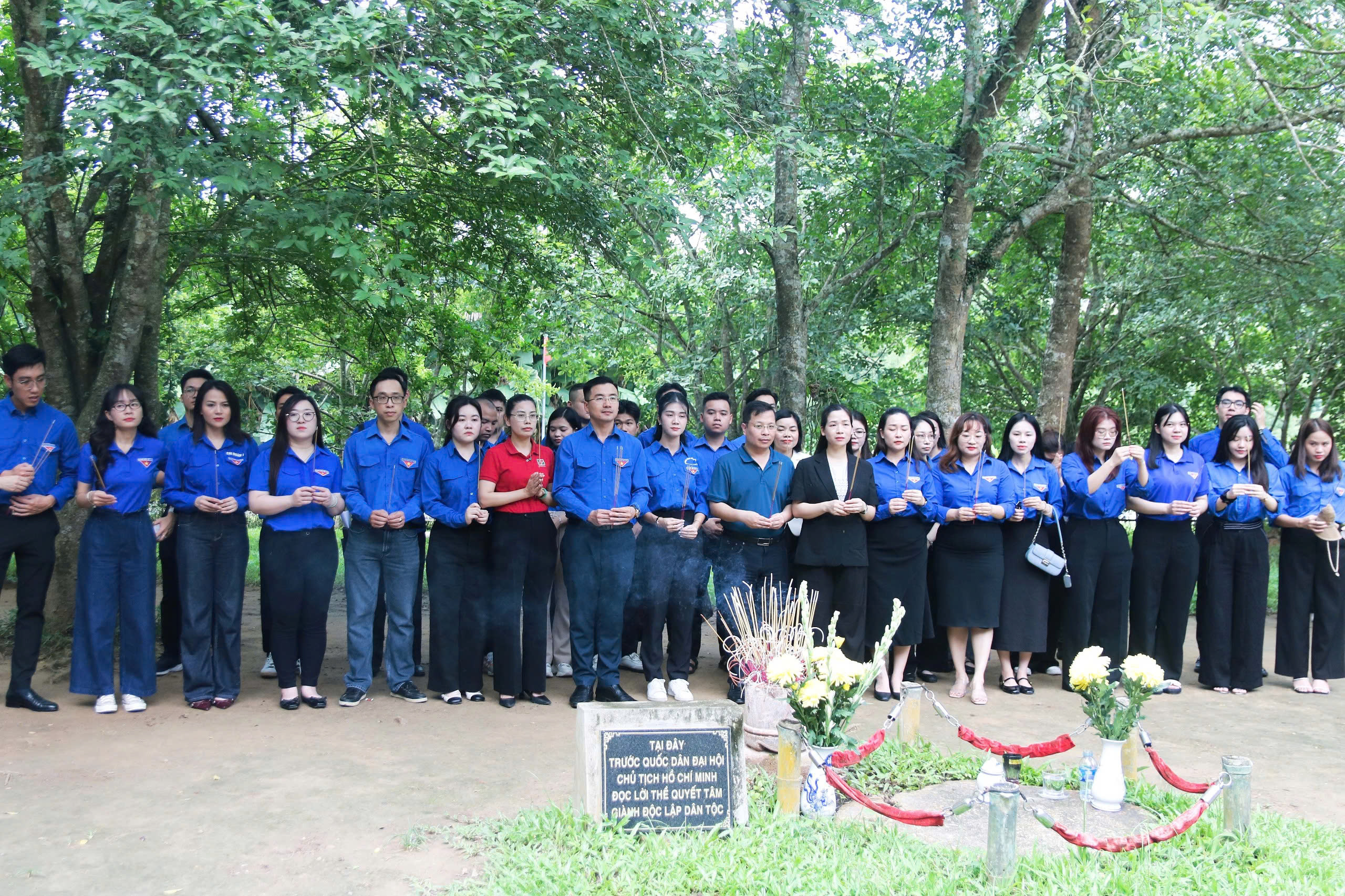 Đoàn Thanh niên Mặt trận Tổ quốc, các đoàn thể T.Ư hành trình về nguồn Đoàn Thanh niên Mặt trận Tổ quốc, các đoàn thể T.Ư hành trình về nguồn