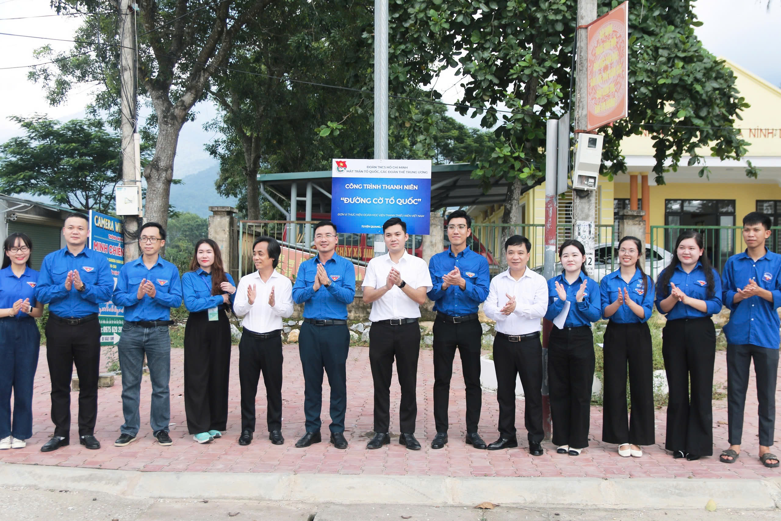 Đoàn Thanh niên Mặt trận Tổ quốc, các đoàn thể T.Ư hành trình về nguồn - Ảnh 3.