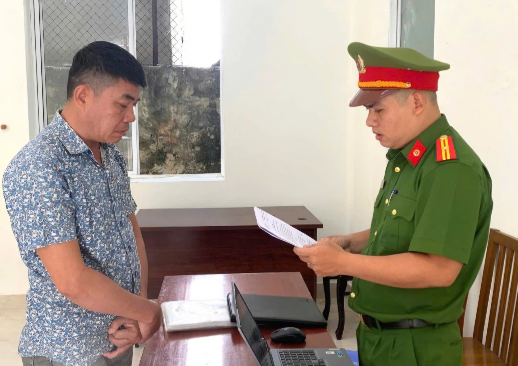 Bắt nghi phạm lừa đảo chiếm đoạt 2 , 37 tỉ đồng từ dự án Golden Hills - Ảnh 1. Bắt nghi phạm lừa đảo chiếm đoạt 2 , 37 tỉ đồng từ dự án Golden Hills - Ảnh 1.