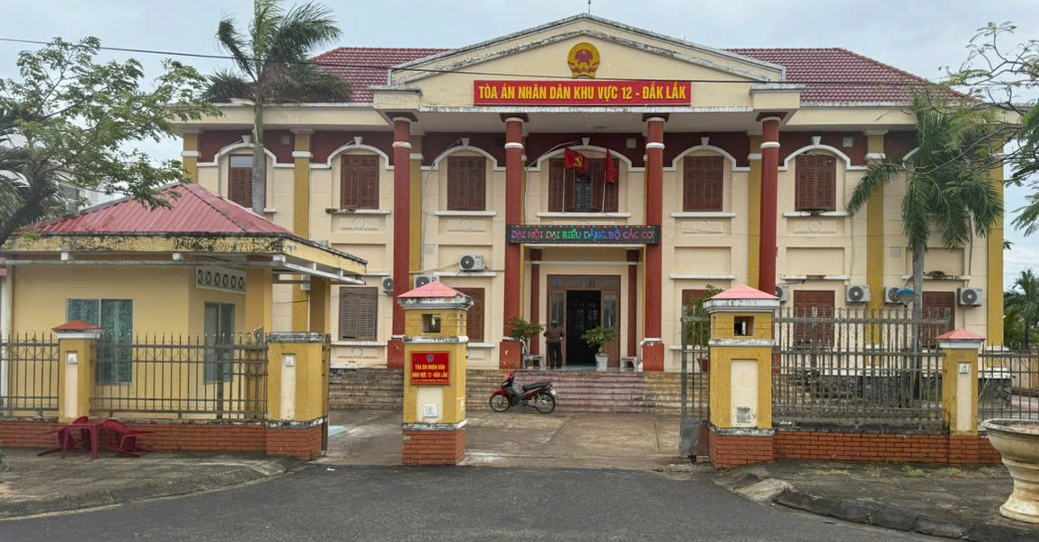 Tòa 'bóc phốt' ngân hàng cho vay tiêu dùng với lãi suất vượt trần

- Ảnh 1.