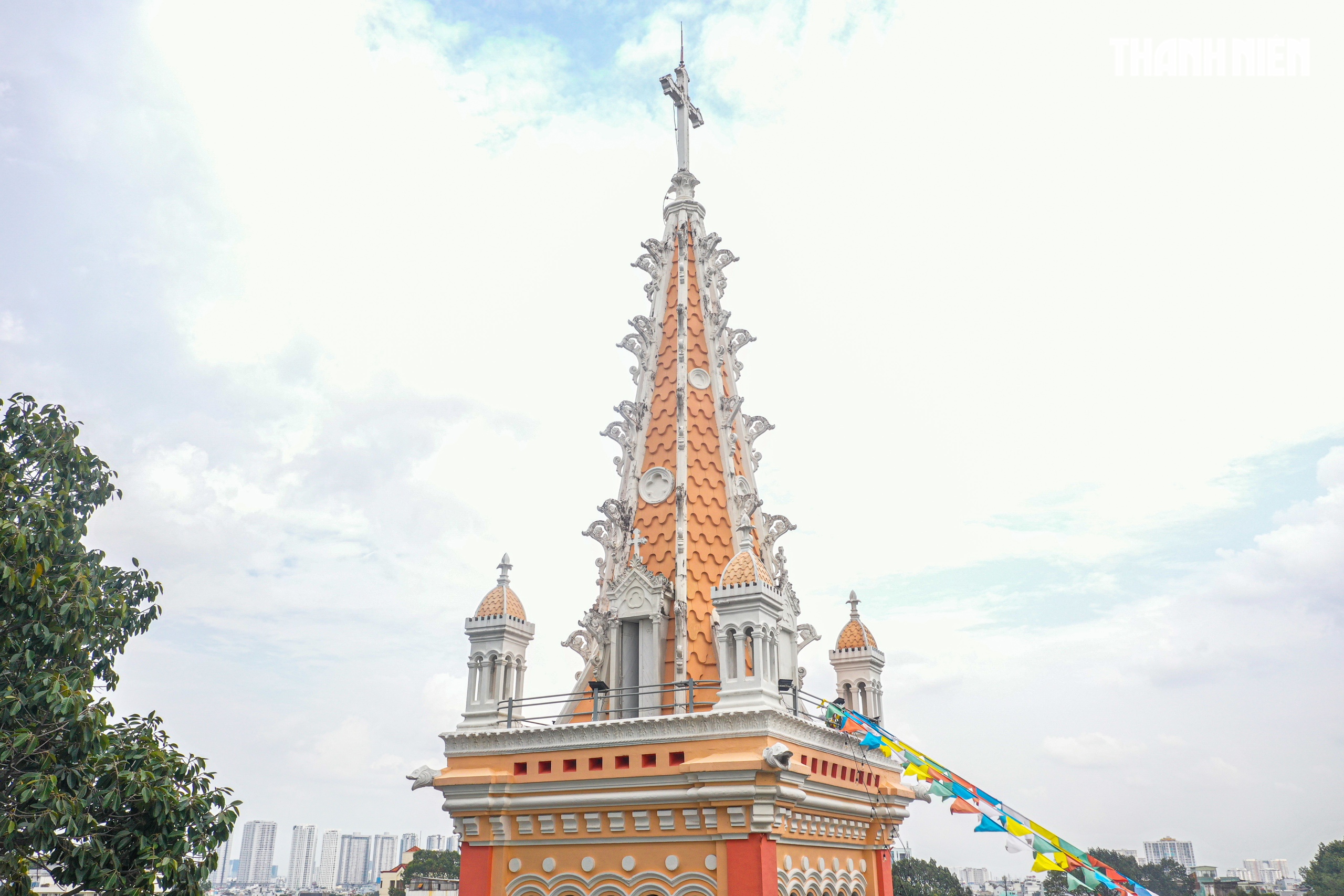Nhà thờ Chợ Quán hơn 300 năm cổ nhất TP.HCM, được xây dựng 8 lần- Ảnh 2. Nhà thờ Chợ Quán hơn 300 năm cổ nhất TP.HCM, được xây dựng 8 lần- Ảnh 2.