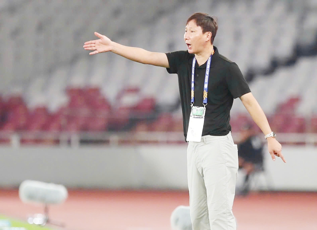 کوچ کم سانگ سک ٹیلنٹ کی تصدیق کر رہے ہیں - تصویر 1۔ HLV Kim Sang-sik khẳng định tài năng- Ảnh 1.