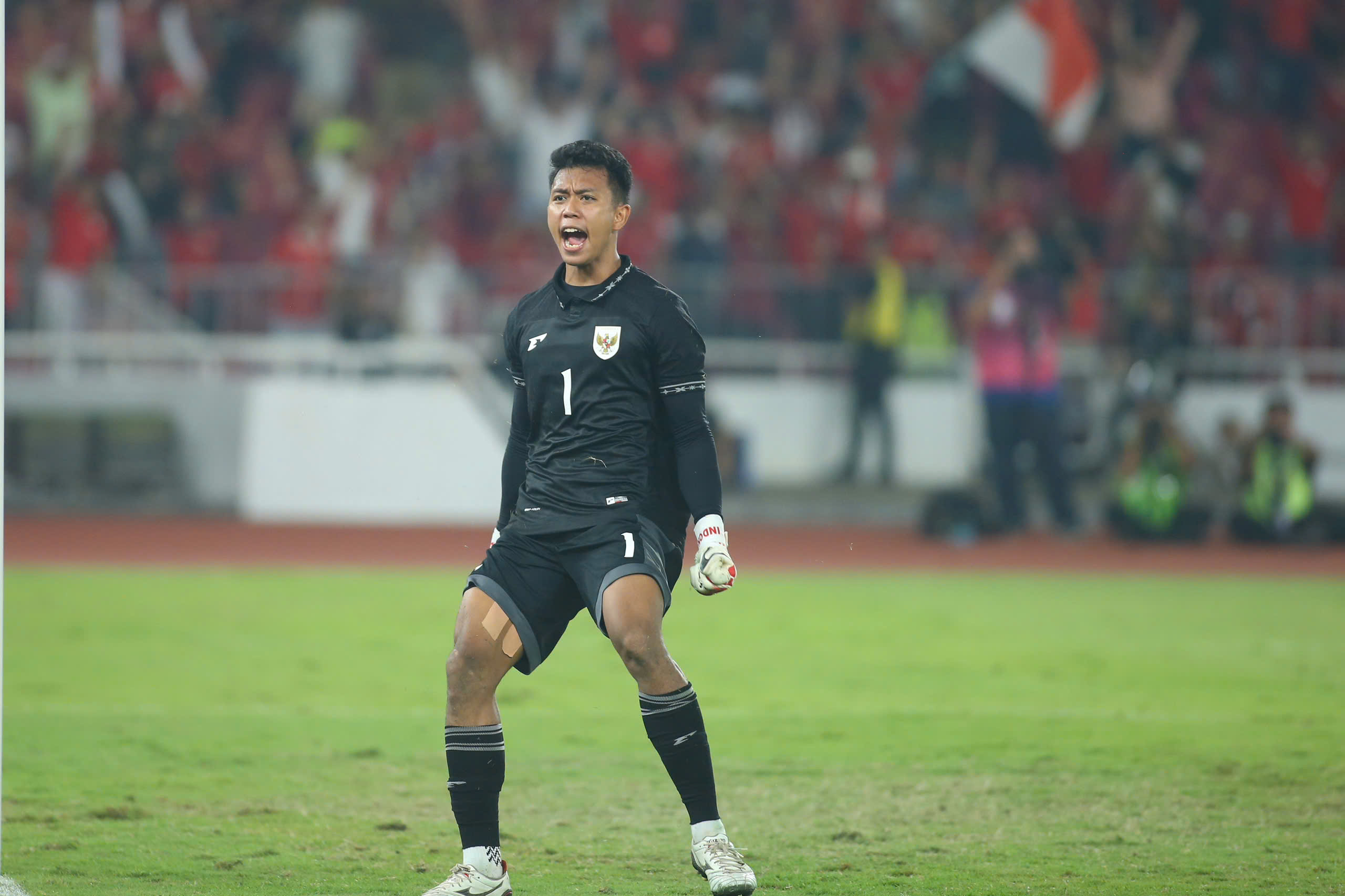 A imprensa tailandesa e indonésia elogiou a dramática partida da semifinal do Sub-23 do Sudeste Asiático - Foto 3. Báo chí Thái Lan, Indonesia nói cực hay về trận bán kết U.23 Đông Nam Á siêu kịch tính- Ảnh 3.